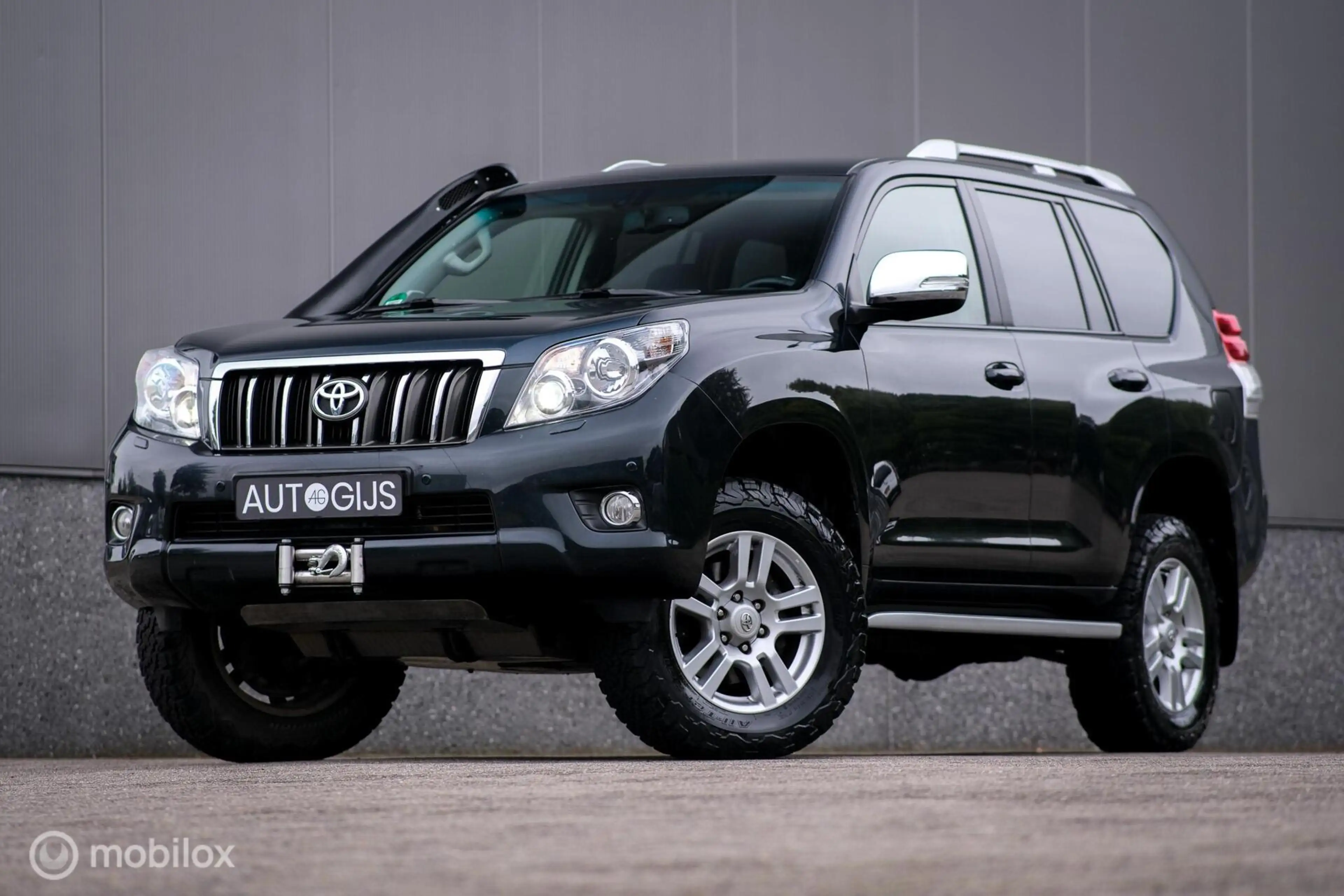 Toyota Land Cruiser LandCruiser 3.0 D-4D-F LX | 5 persoons | Dealer on