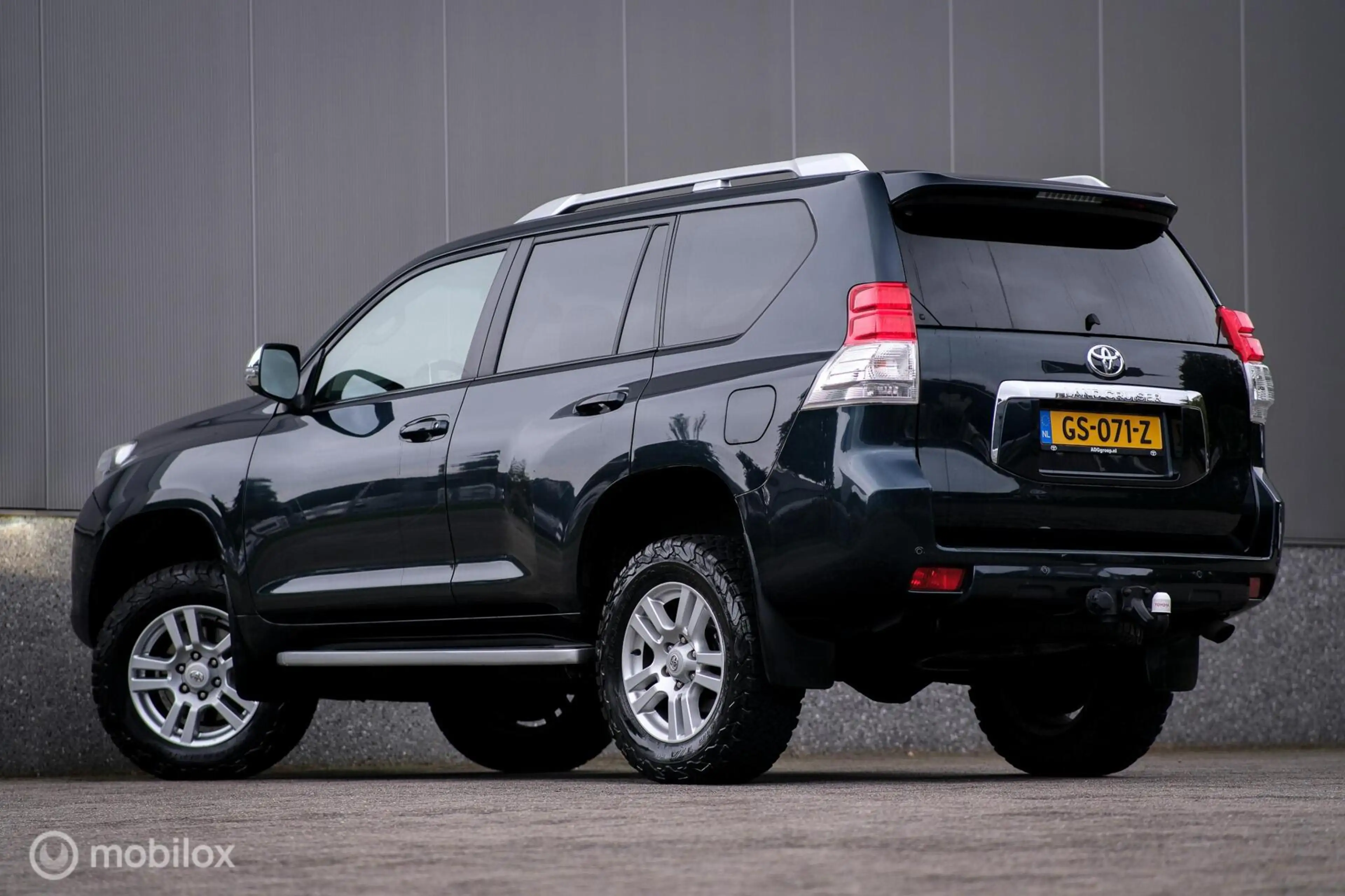 Toyota Land Cruiser LandCruiser 3.0 D-4D-F LX | 5 persoons | Dealer on — photo 10