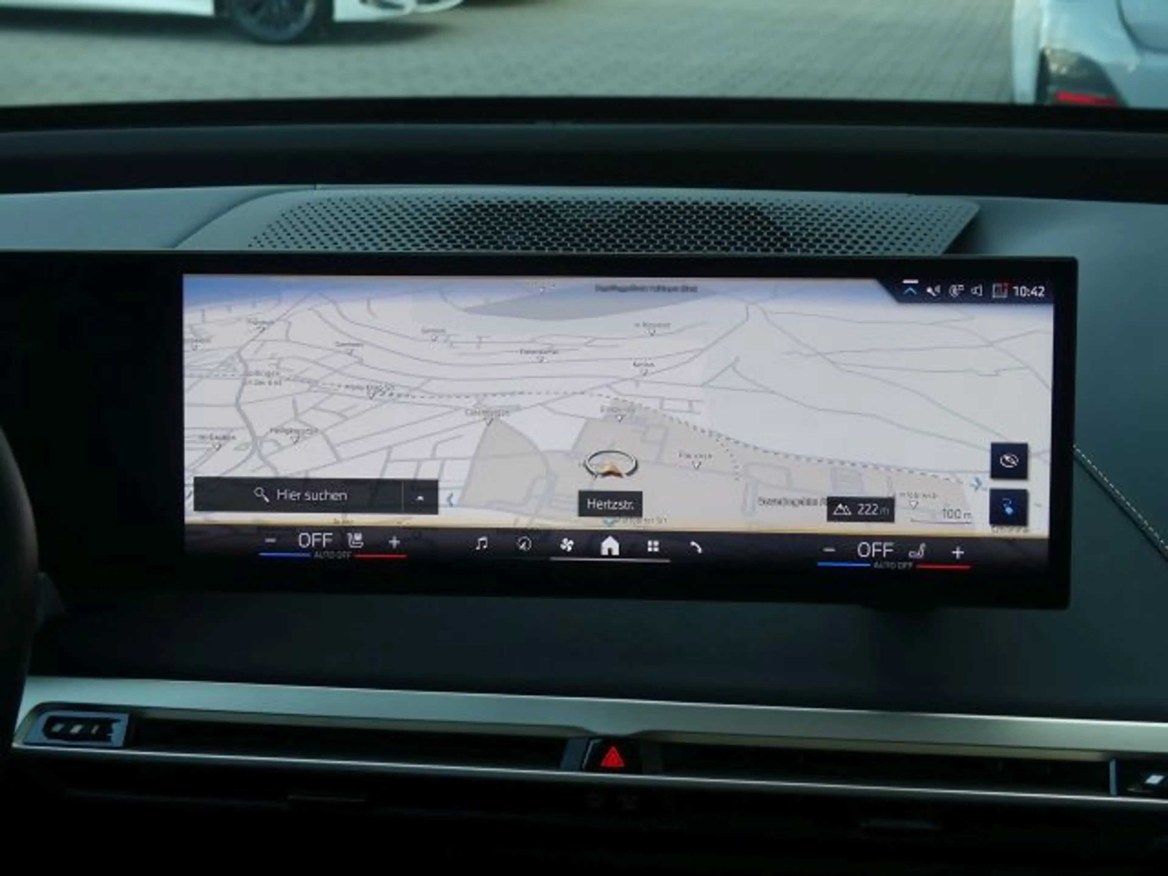 BMW iX xDrive50 Sportpak.AHK°LASER°PANO°22-Sitzbel. — photo 14