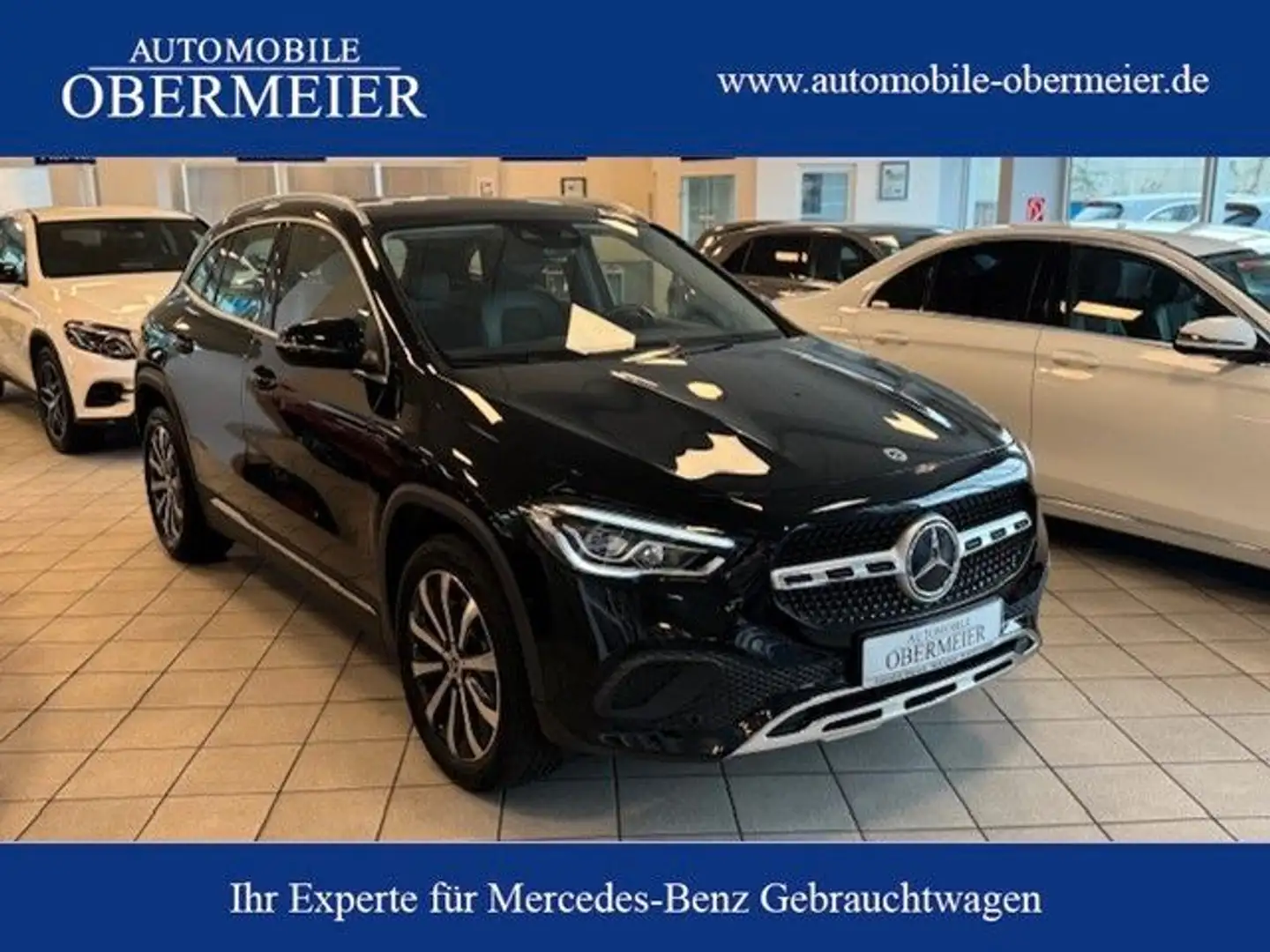 Mercedes-Benz GLA 200 Prog. 7G-DCT LED SHZ Pano MBux CarPlay Schwarz - 1