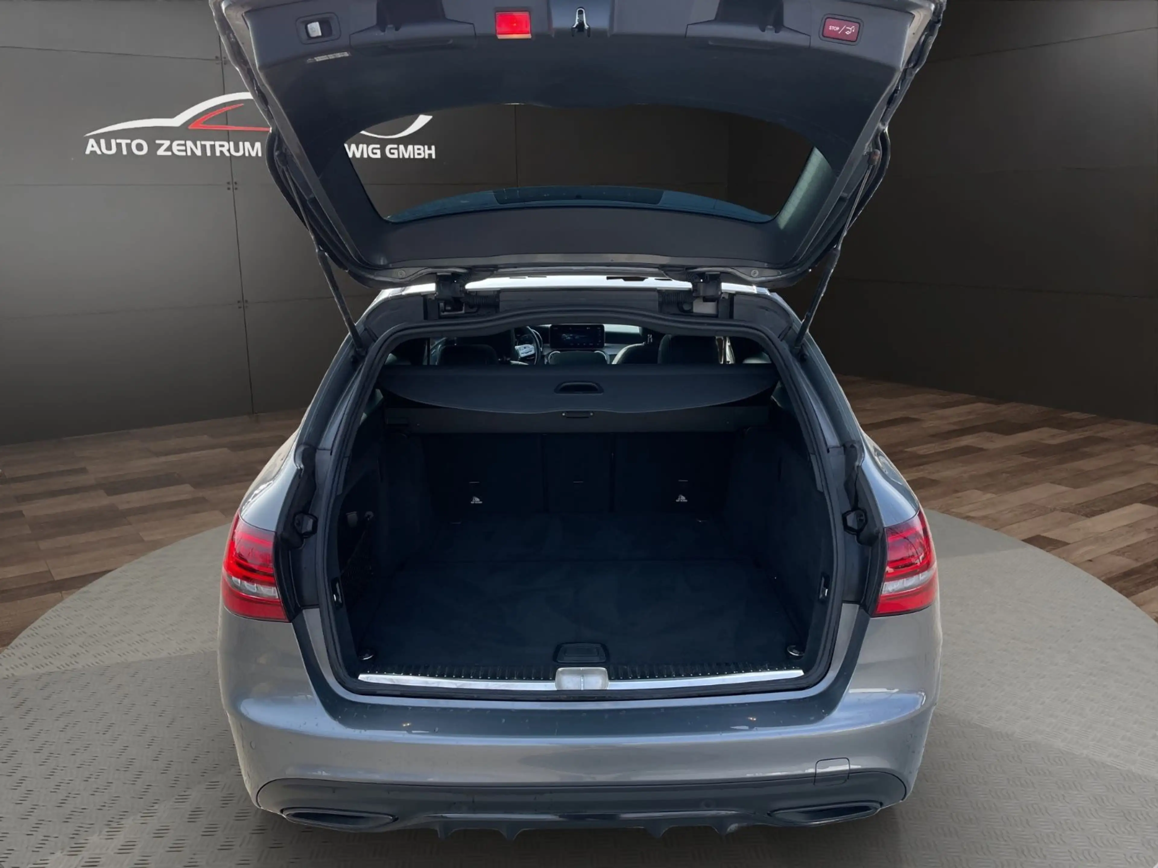 Mercedes-Benz C 300 d 4Matic AMG Pano Burmester Widescreen LED — photo 9