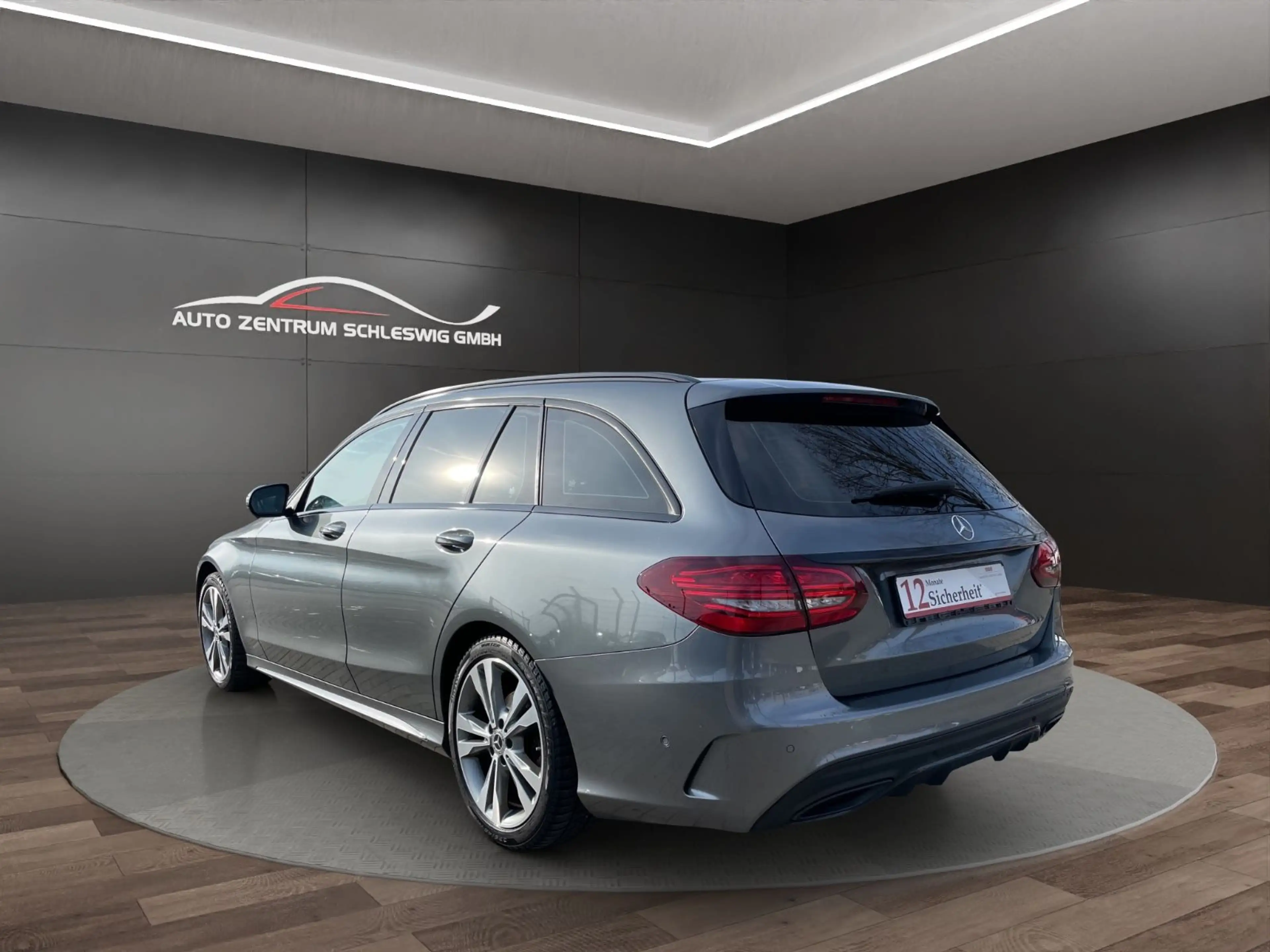 Mercedes-Benz C 300 d 4Matic AMG Pano Burmester Widescreen LED — photo 7