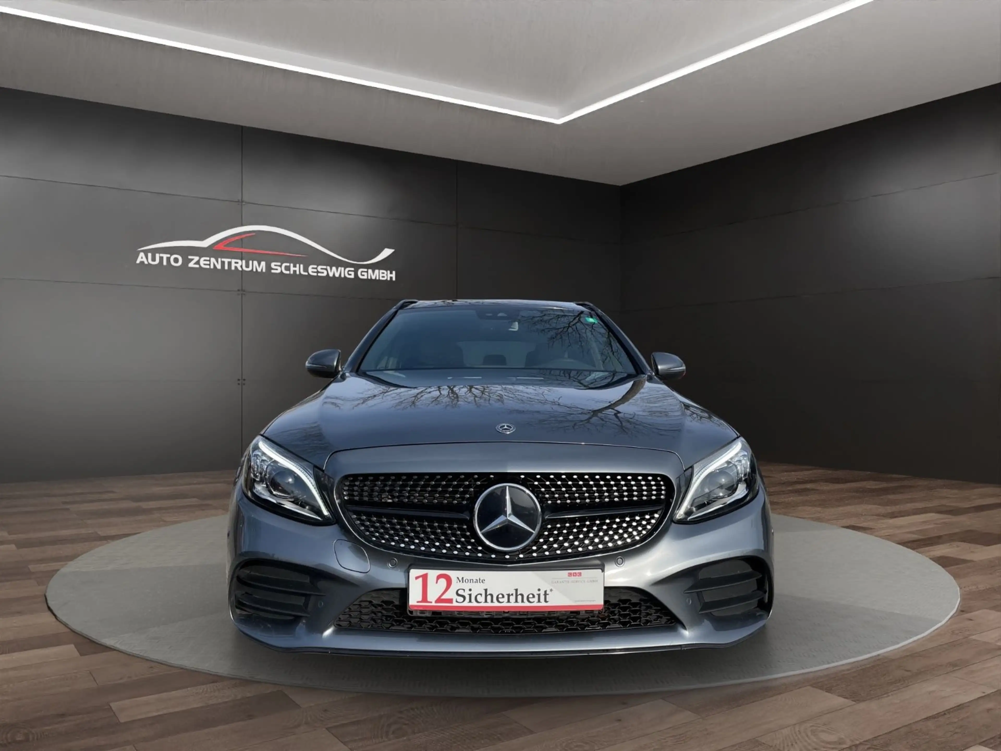 Mercedes-Benz C 300 d 4Matic AMG Pano Burmester Widescreen LED — photo 2