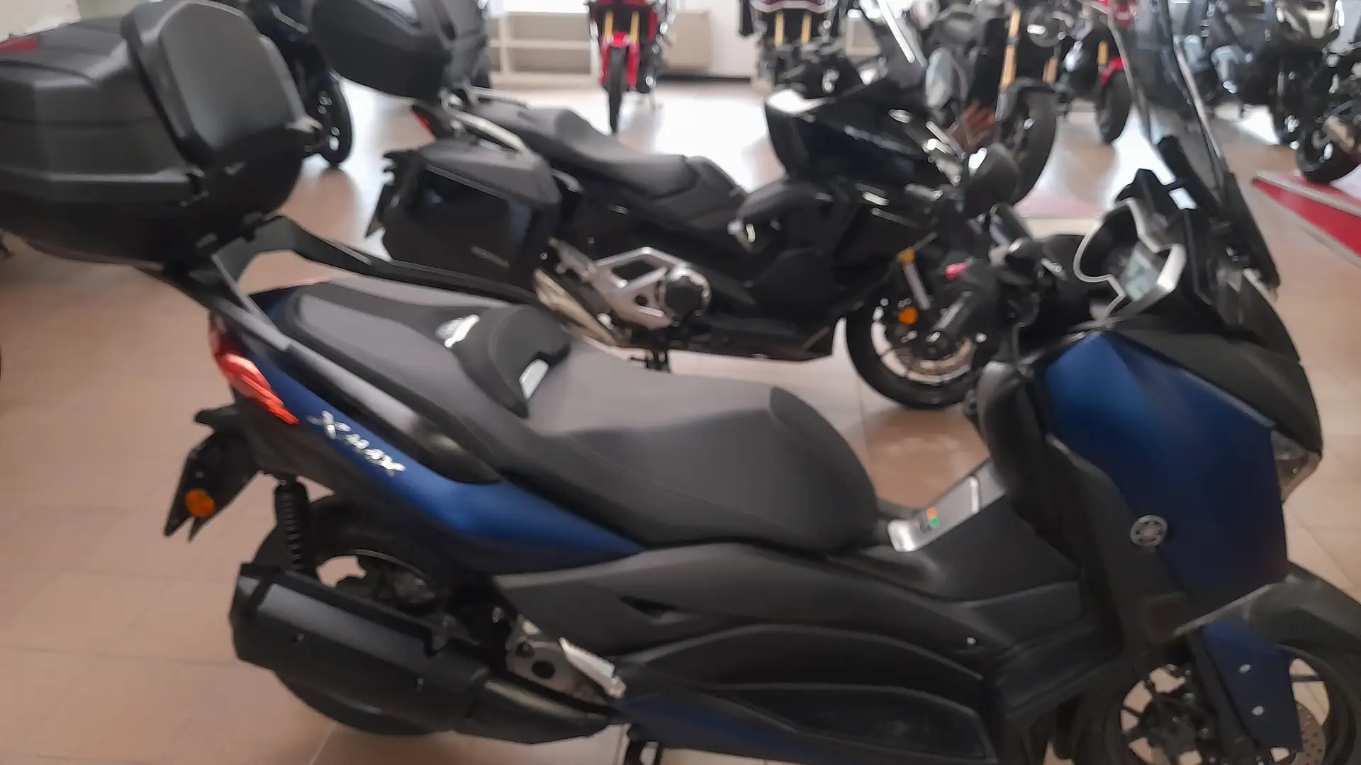 Yamaha X-Max 300 Blu/Azzurro - 2