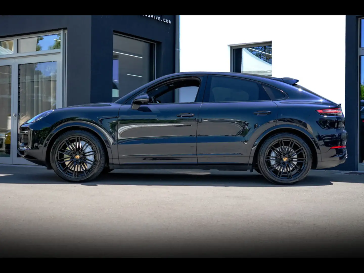 Porsche Cayenne TURBO COUPE°AHK°InnoDrive°PDCC°HUD°ABGAS°MATRIX Bleu - 2