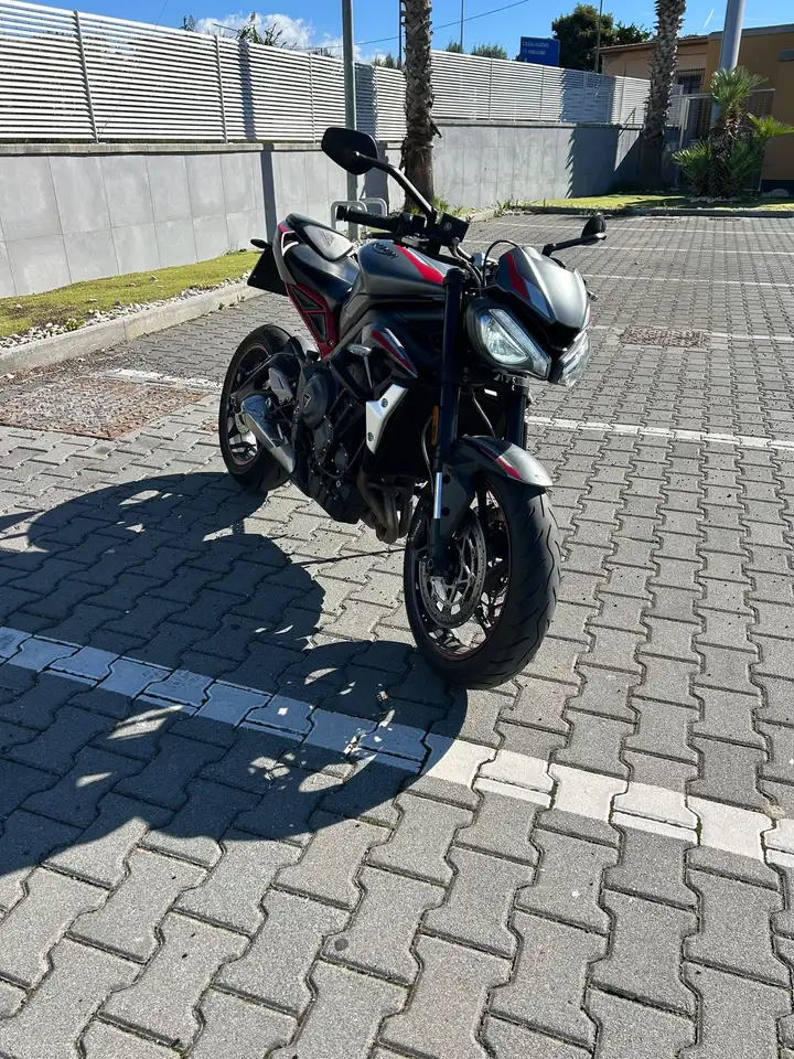 Triumph Street Triple 765