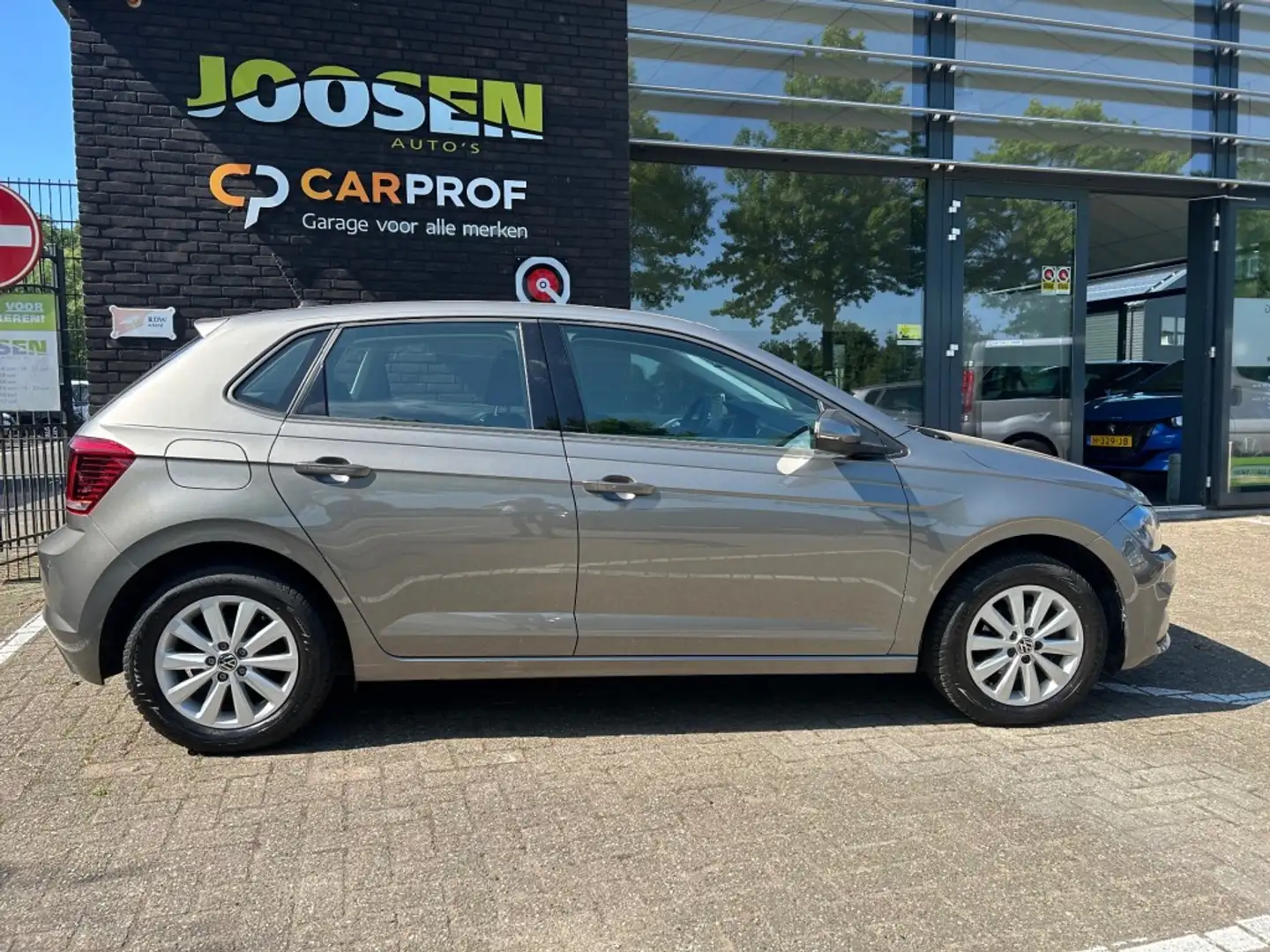 Volkswagen Polo 1.0 TSI HIGHLINE Grau - 2