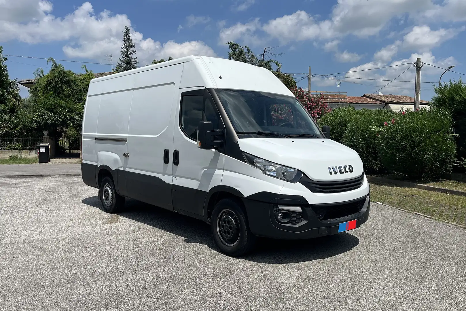 Iveco Daily 35S14 MAXI H2 3520L 2.3 Blanc - 2