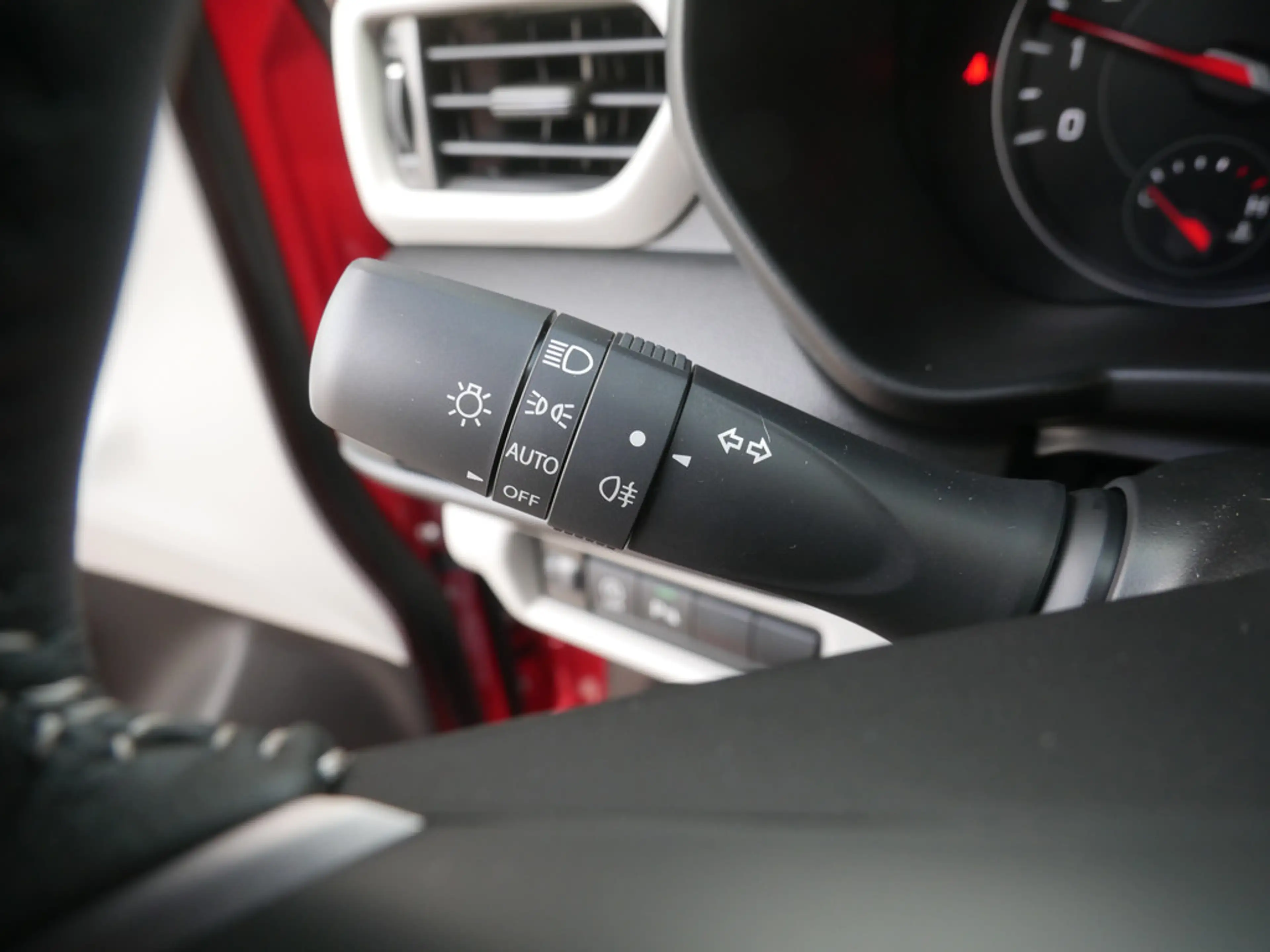 Suzuki Swift 1.2 Hybrid Comfort CVT SHZ NAVI ACC LED — photo 21