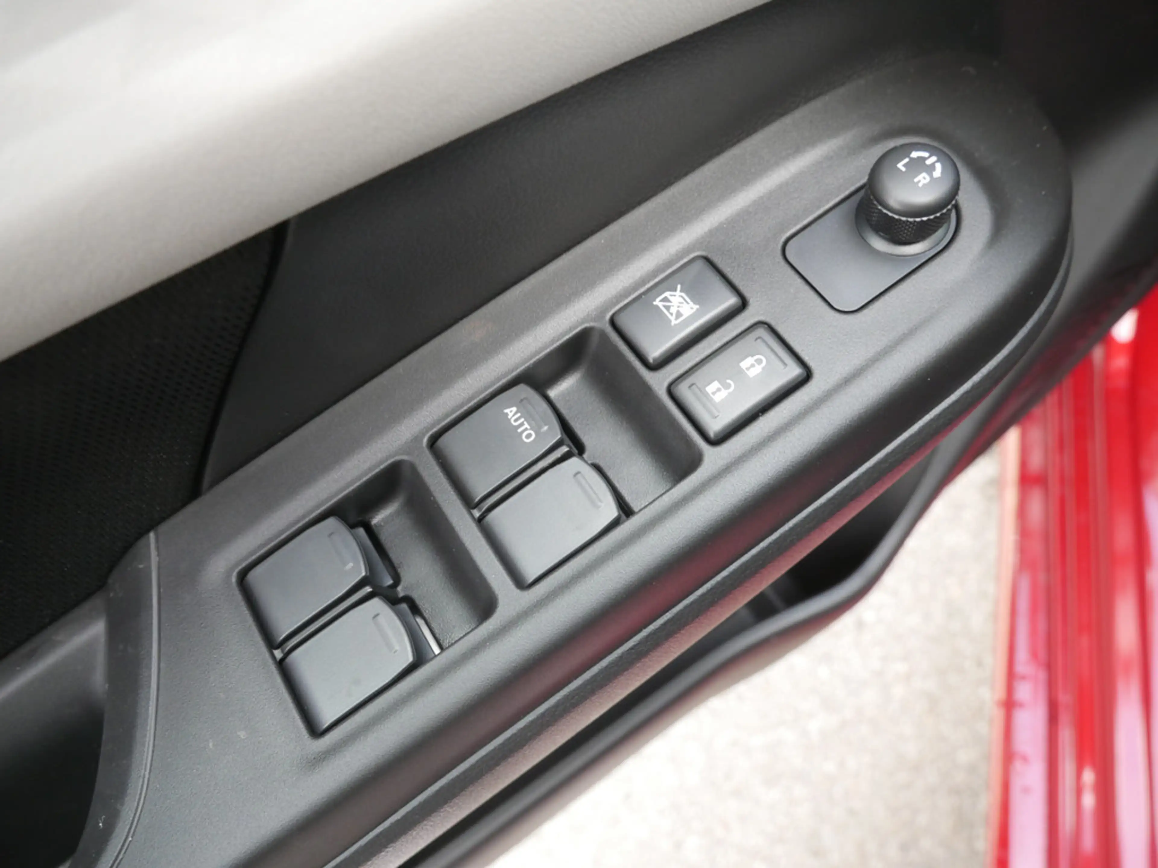 Suzuki Swift 1.2 Hybrid Comfort CVT SHZ NAVI ACC LED — photo 12