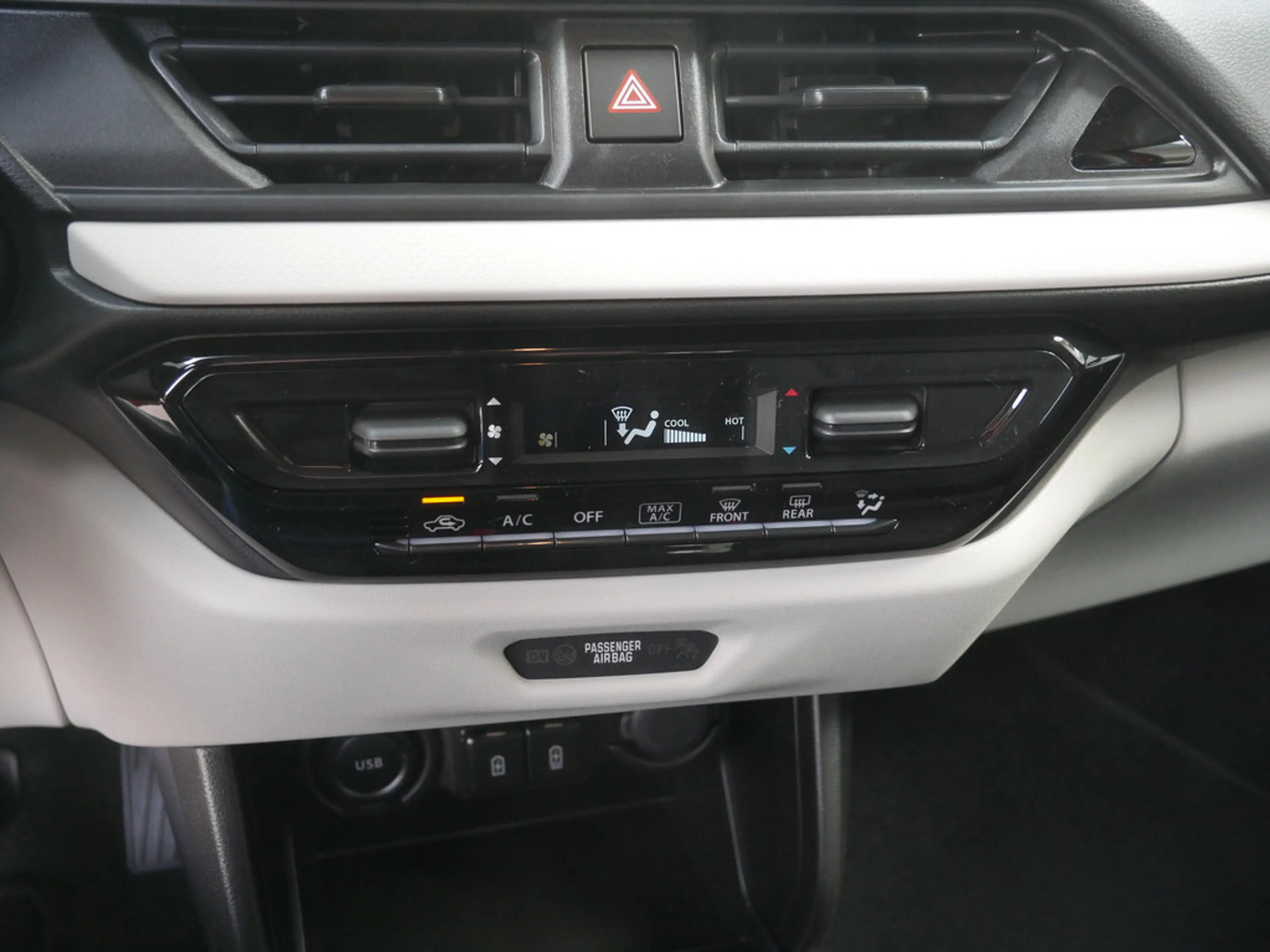 Suzuki Swift 1.2 Hybrid Comfort CVT SHZ NAVI ACC LED — photo 17