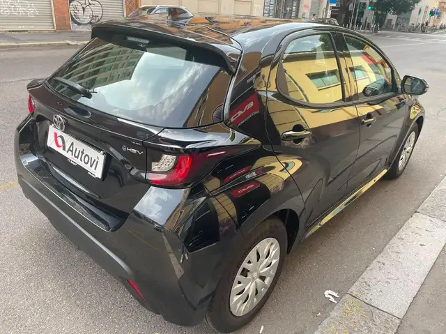 Toyota Yaris view 3