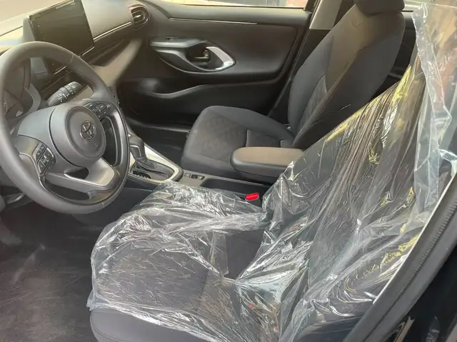 Toyota Yaris view 8