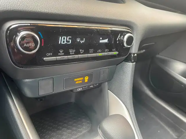 Toyota Yaris view 14
