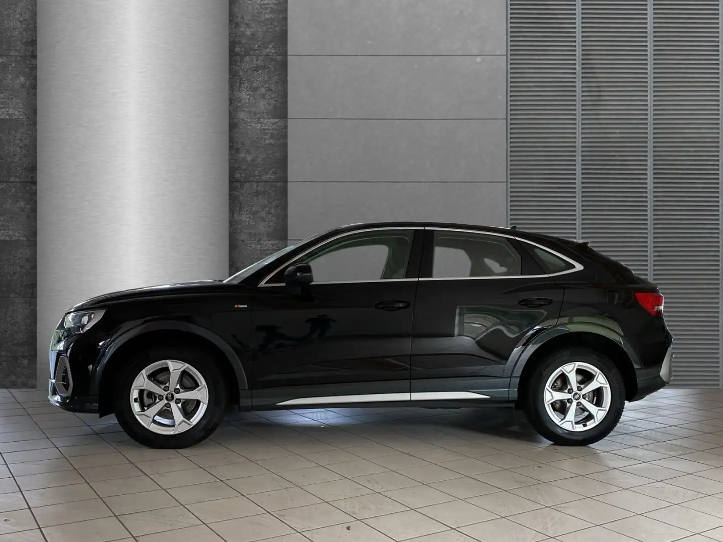Audi Q3 Sportback S line (Garantie 06/2028.Navi.Kamera.SHZ Black - 2
