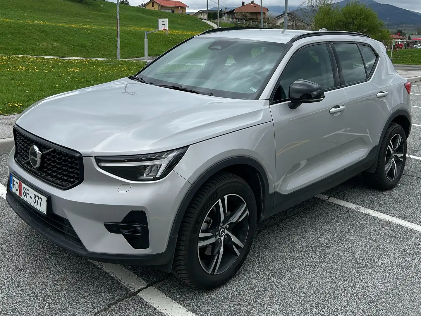 Volvo XC40 XC40 B4 B DKG Plus Dark Grau - 1
