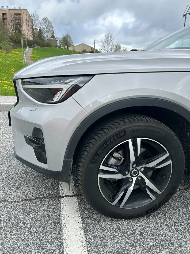 Volvo XC40 XC40 B4 B DKG Plus Dark Grau - 2