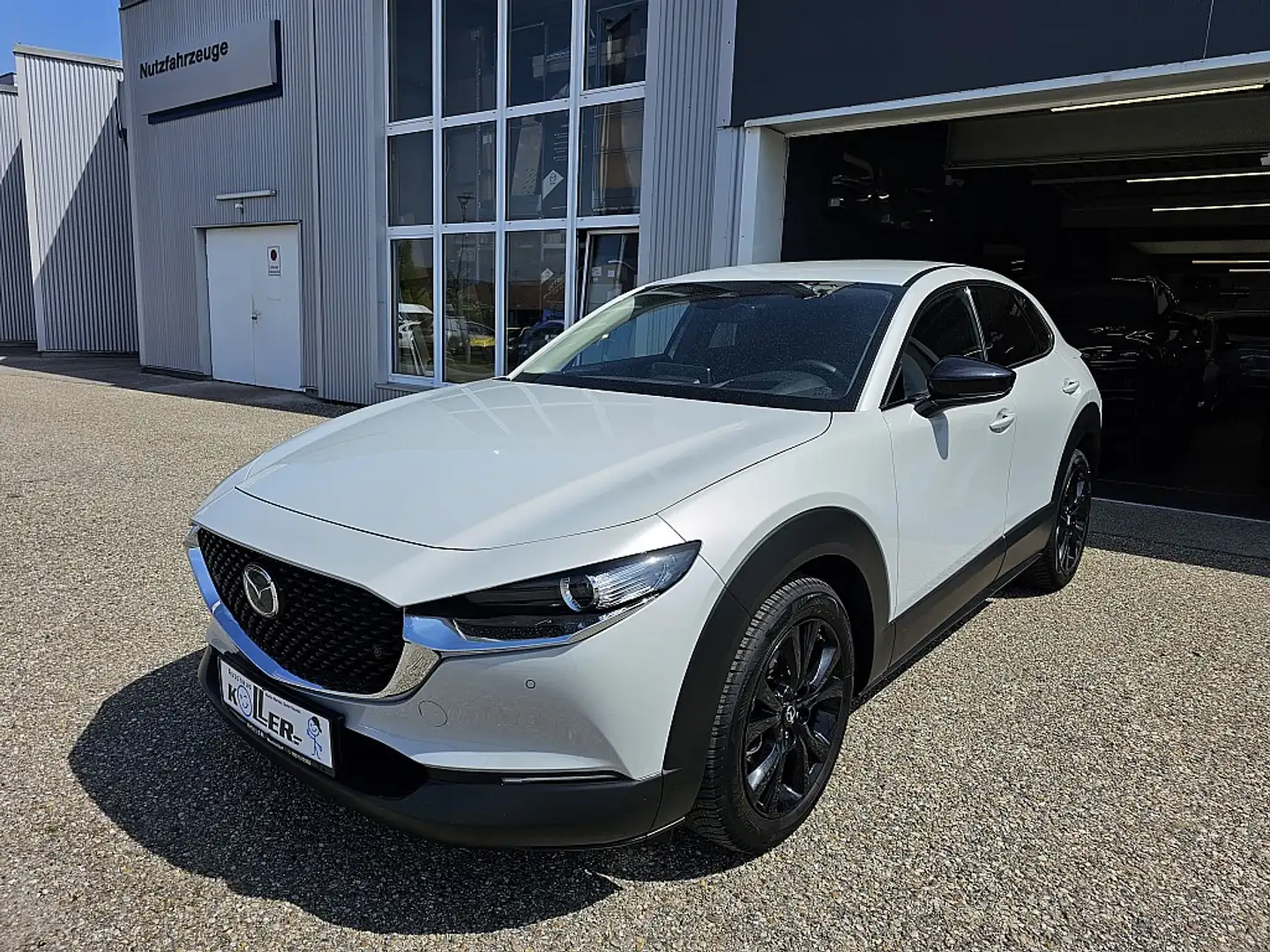 Mazda CX-30 e-Skyactive G150 Homura Aut. Weiß - 1
