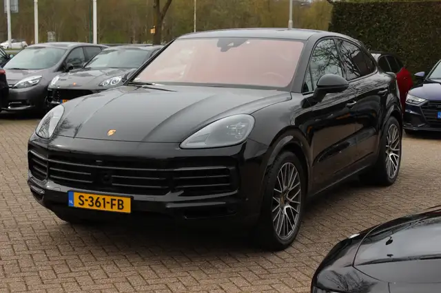 Porsche Cayenne view 7