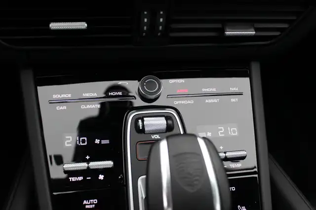 Porsche Cayenne view 30