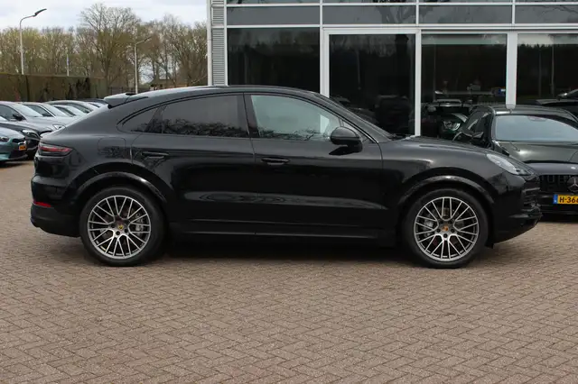 Porsche Cayenne view 6