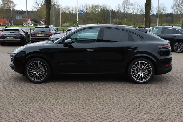 Porsche Cayenne view 8