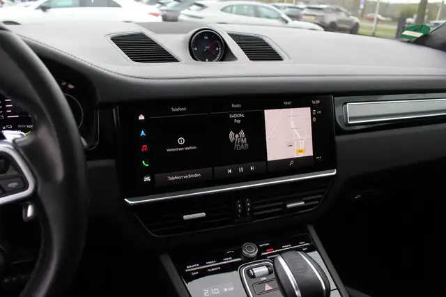 Porsche Cayenne view 20