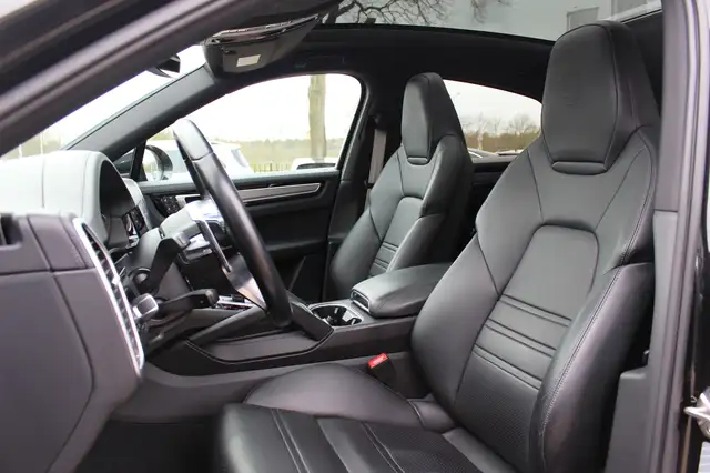 Porsche Cayenne view 5