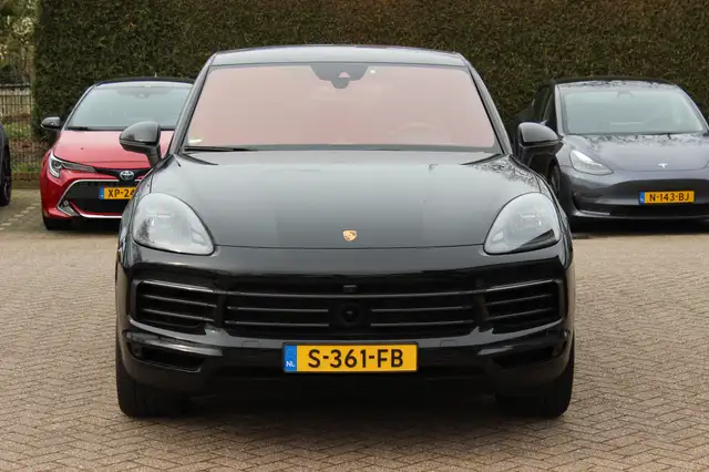 Porsche Cayenne view 9