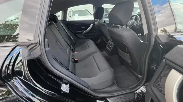 BMW 4 Series view 8