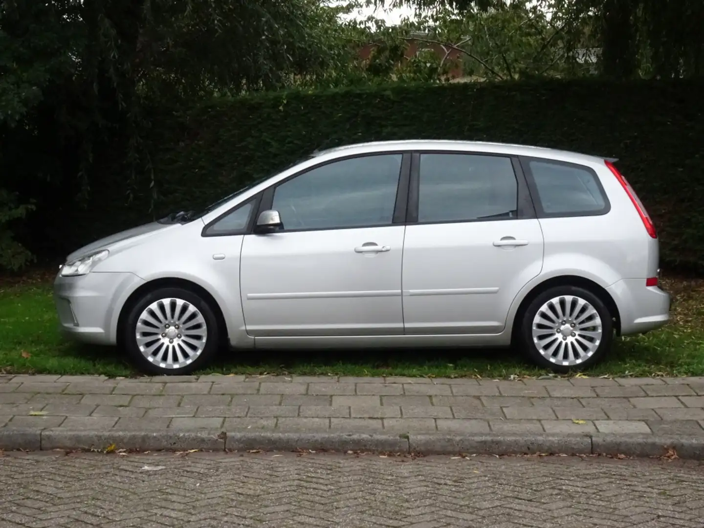 Ford C-Max 1.8 Titanium met Airco en Trekhaak Grijs - 2