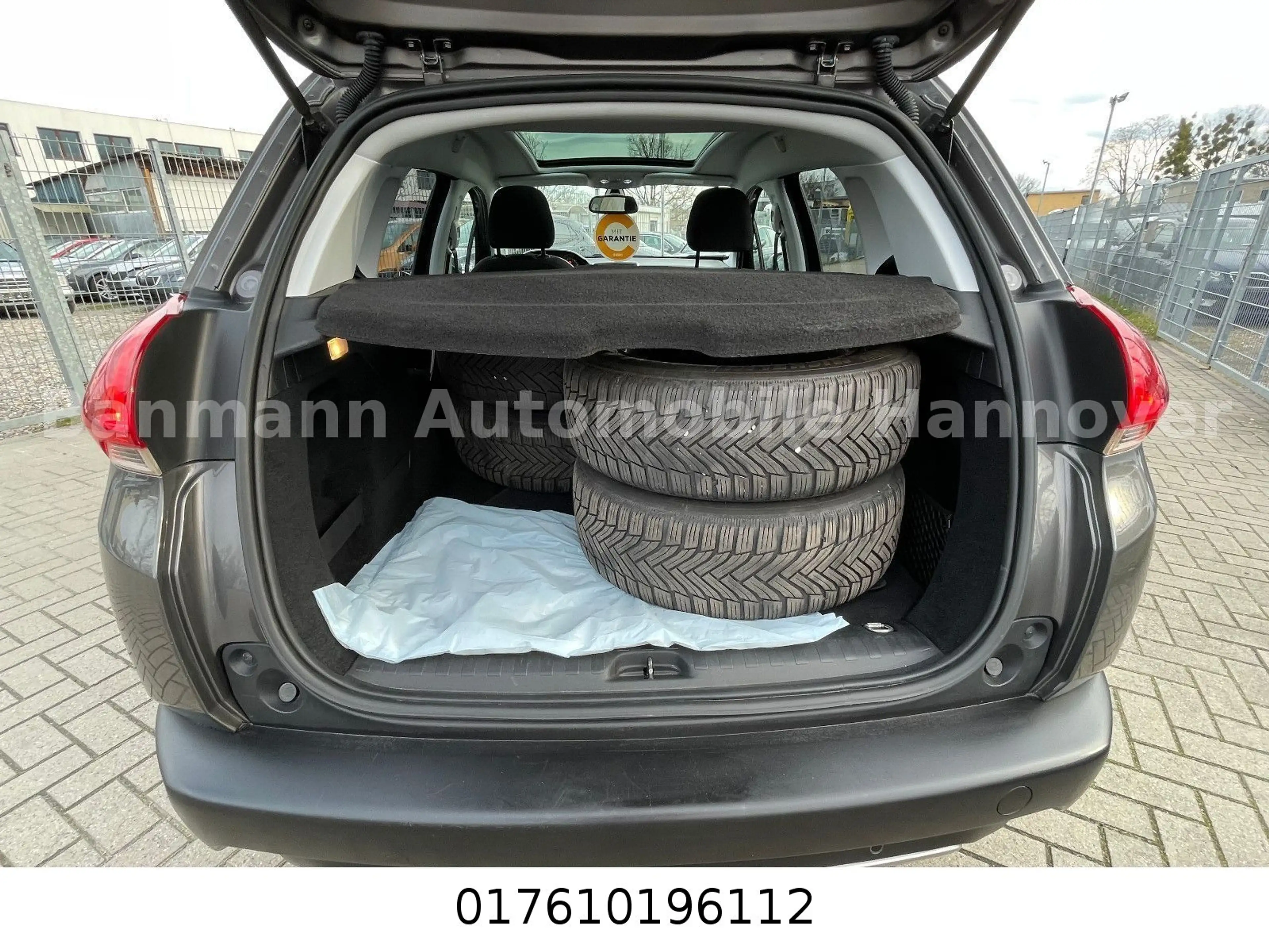 Peugeot 2008 Style PureTech 110 STOP & START — photo 12
