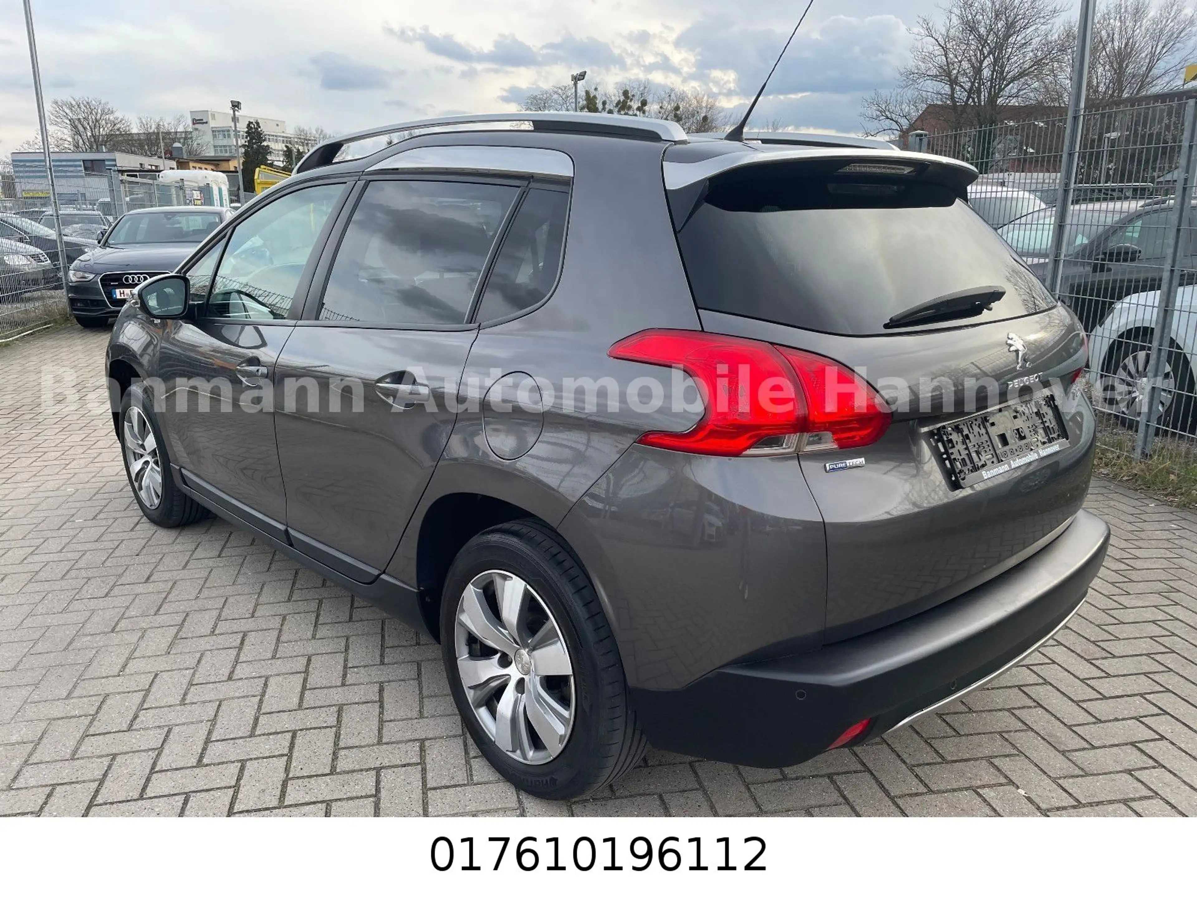 Peugeot 2008 Style PureTech 110 STOP & START — photo 4