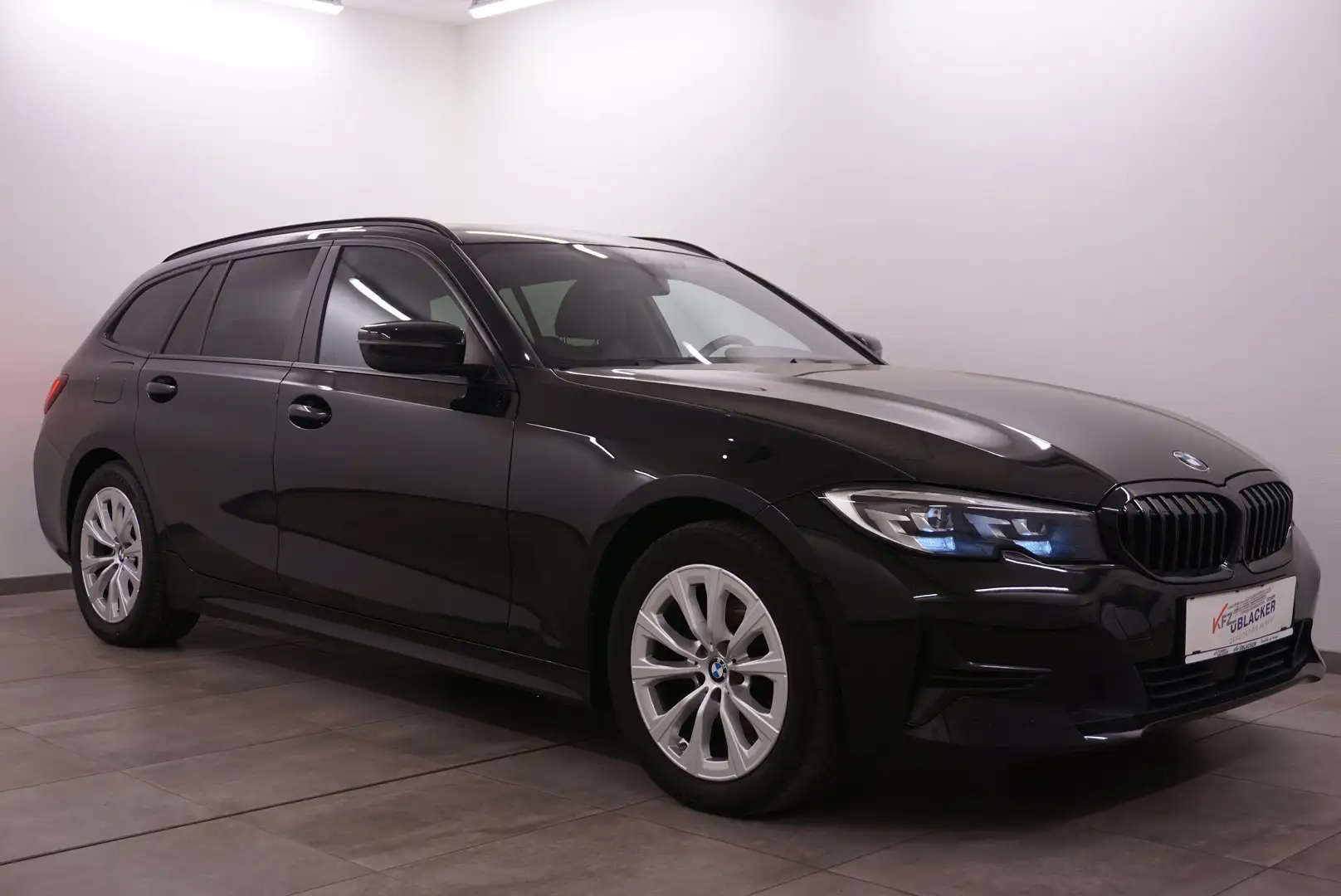 BMW 318 d Sport // Abstandstempomat// Teillederausstattung Schwarz - 1