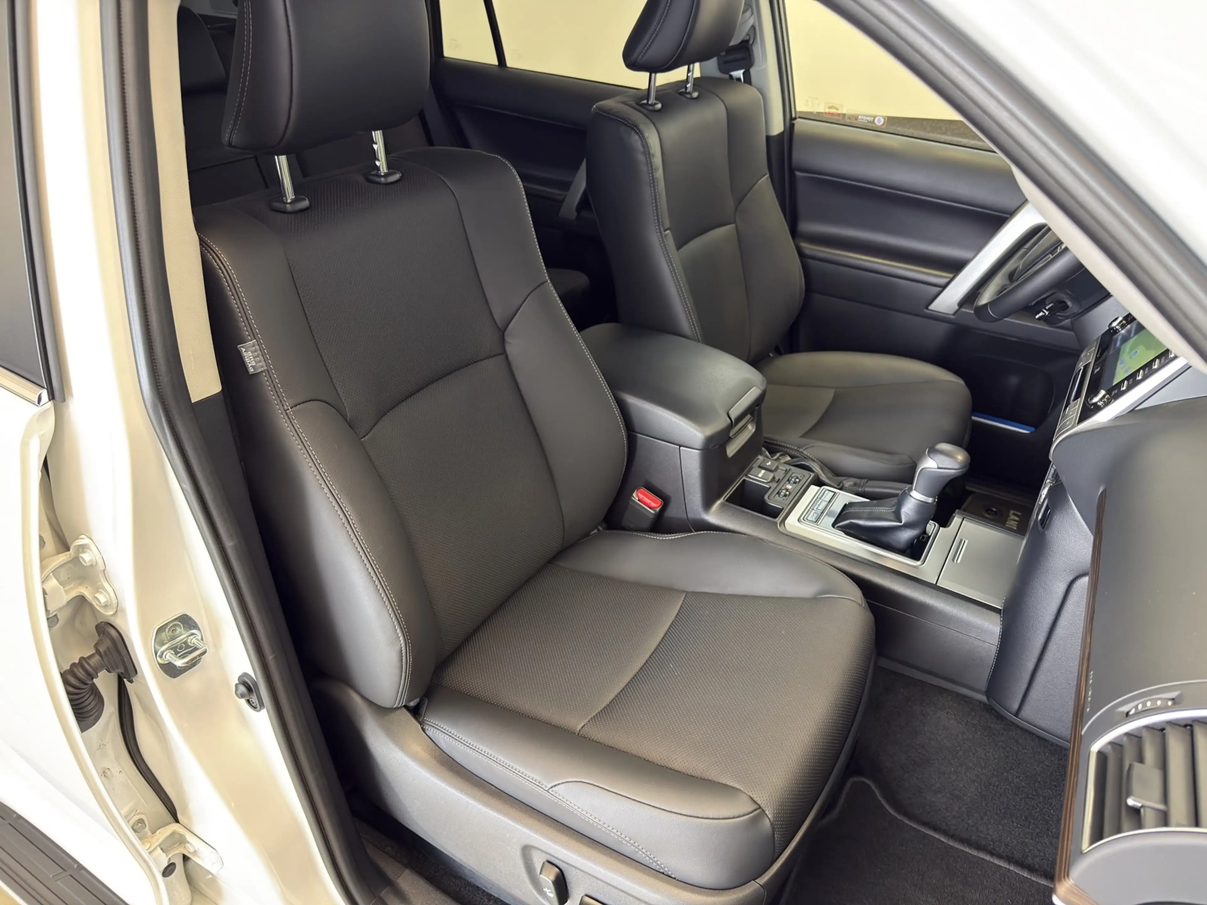 Toyota Land Cruiser 2.8 D4-D Executive AHK LED ACC Leder — photo 9