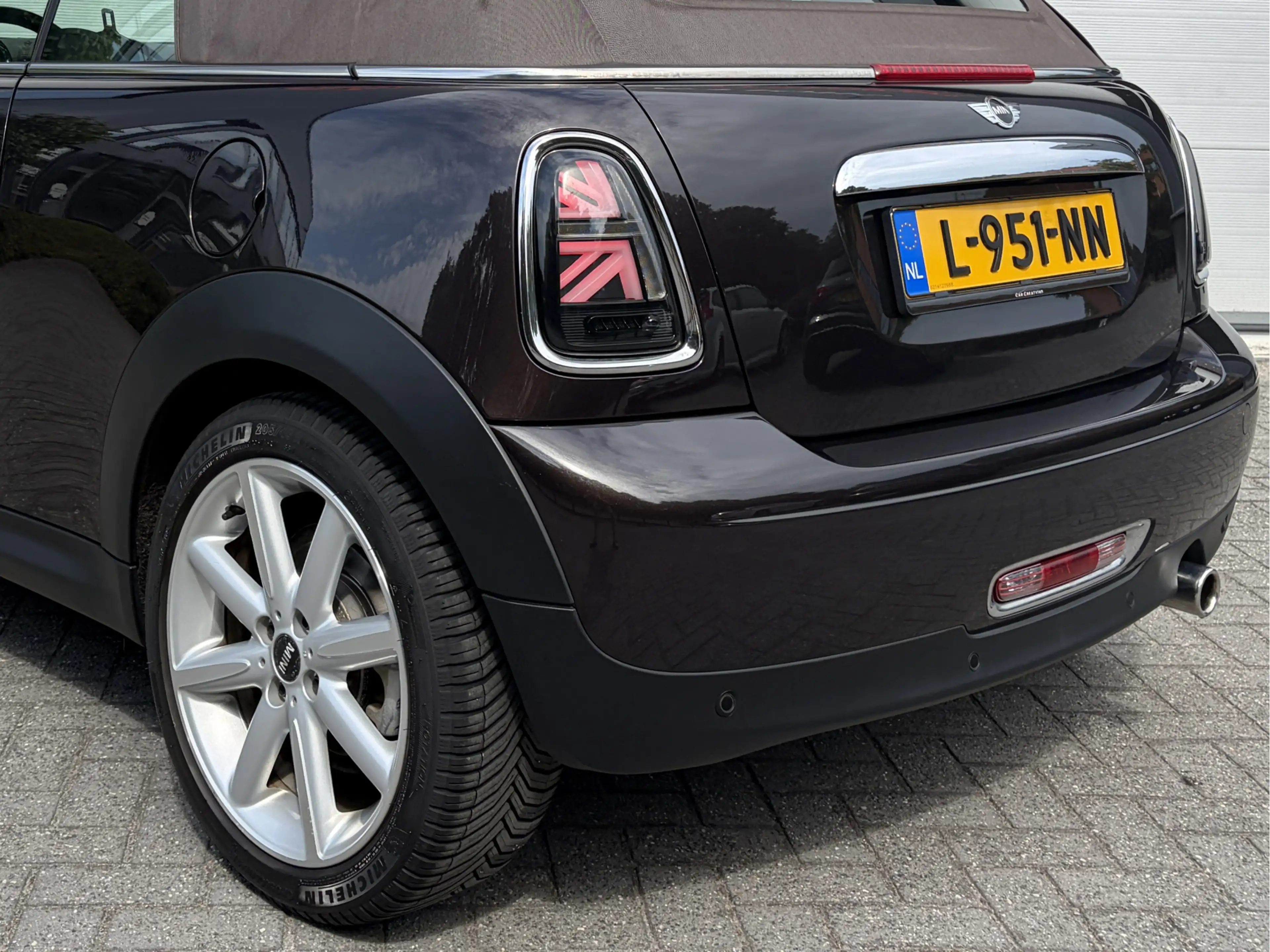 MINI Cooper Cabrio 1.6 Highgate Chili — photo 42