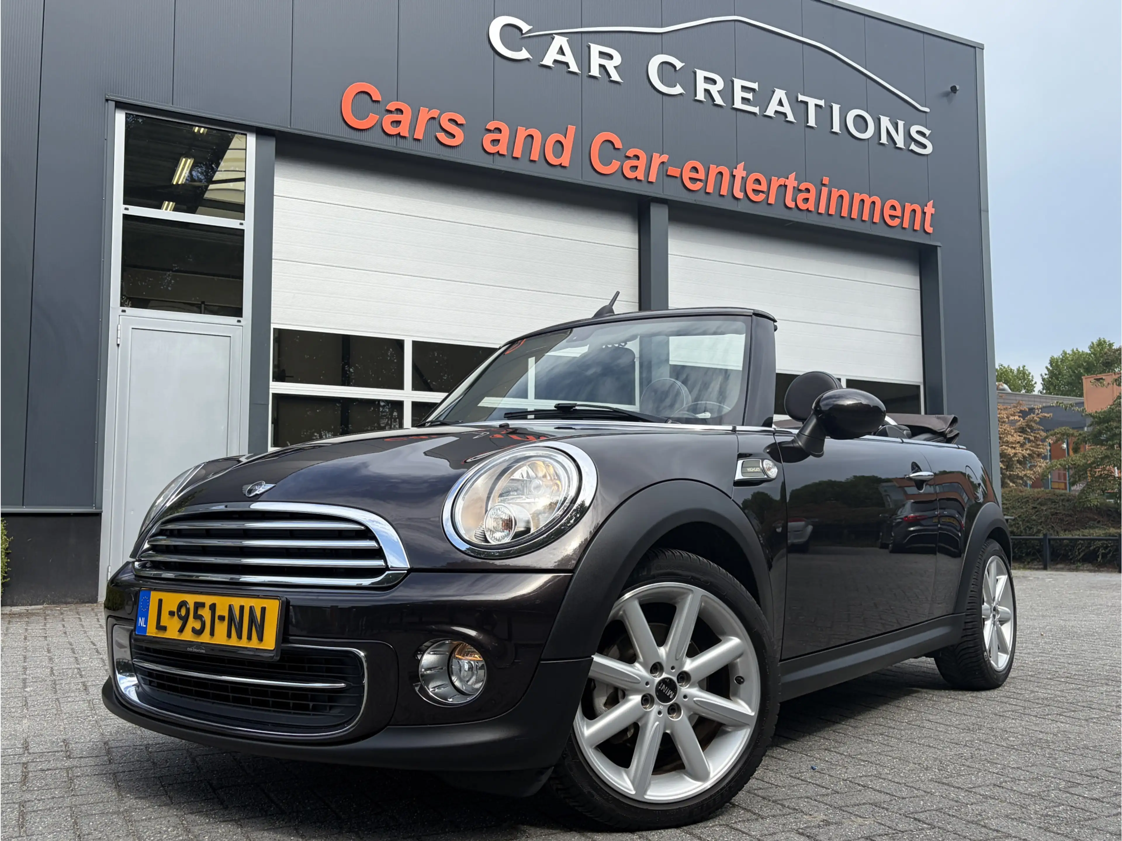 MINI Cooper Cabrio 1.6 Highgate Chili — photo 34