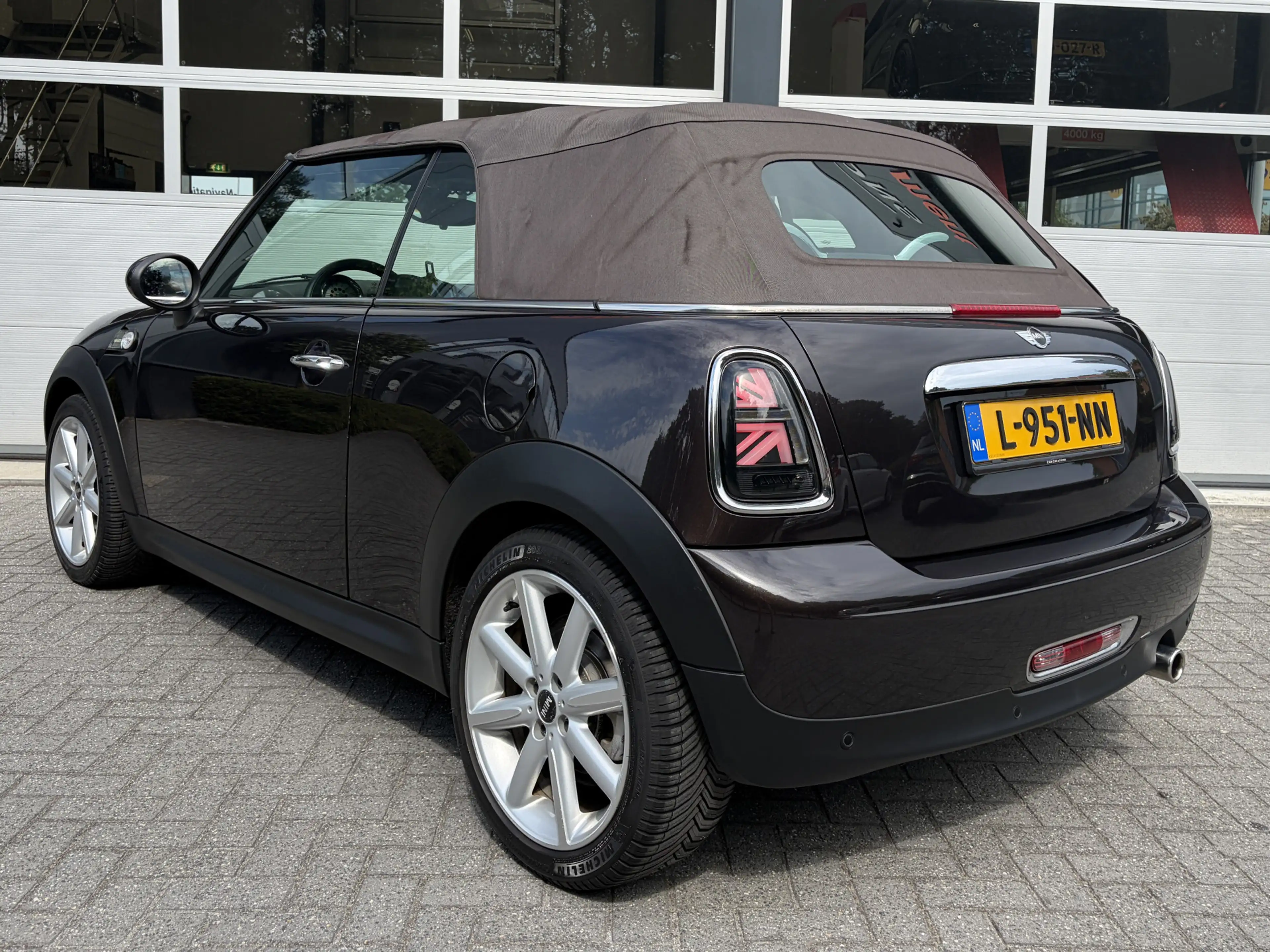 MINI Cooper Cabrio 1.6 Highgate Chili — photo 41