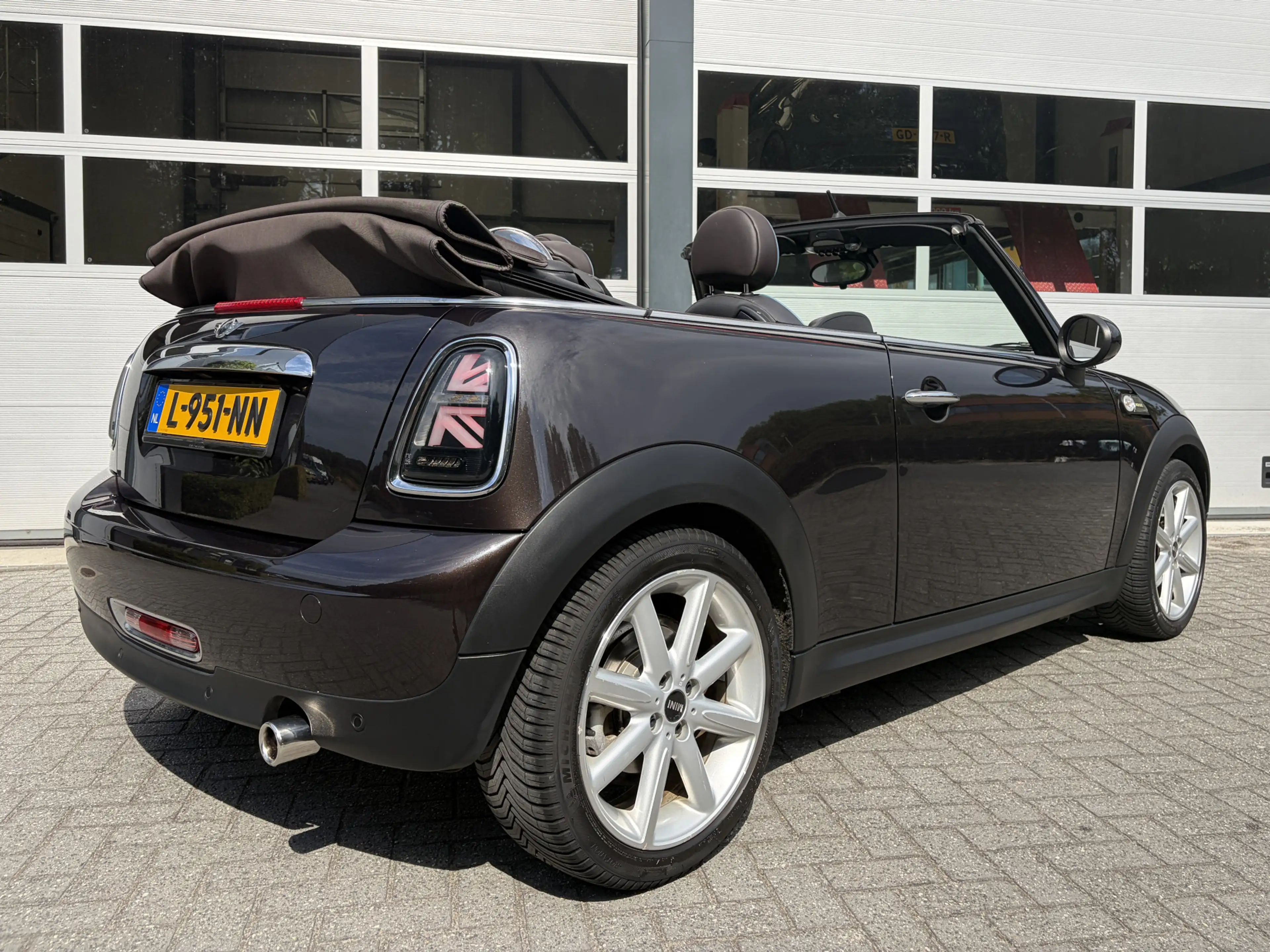 MINI Cooper Cabrio 1.6 Highgate Chili — photo 5