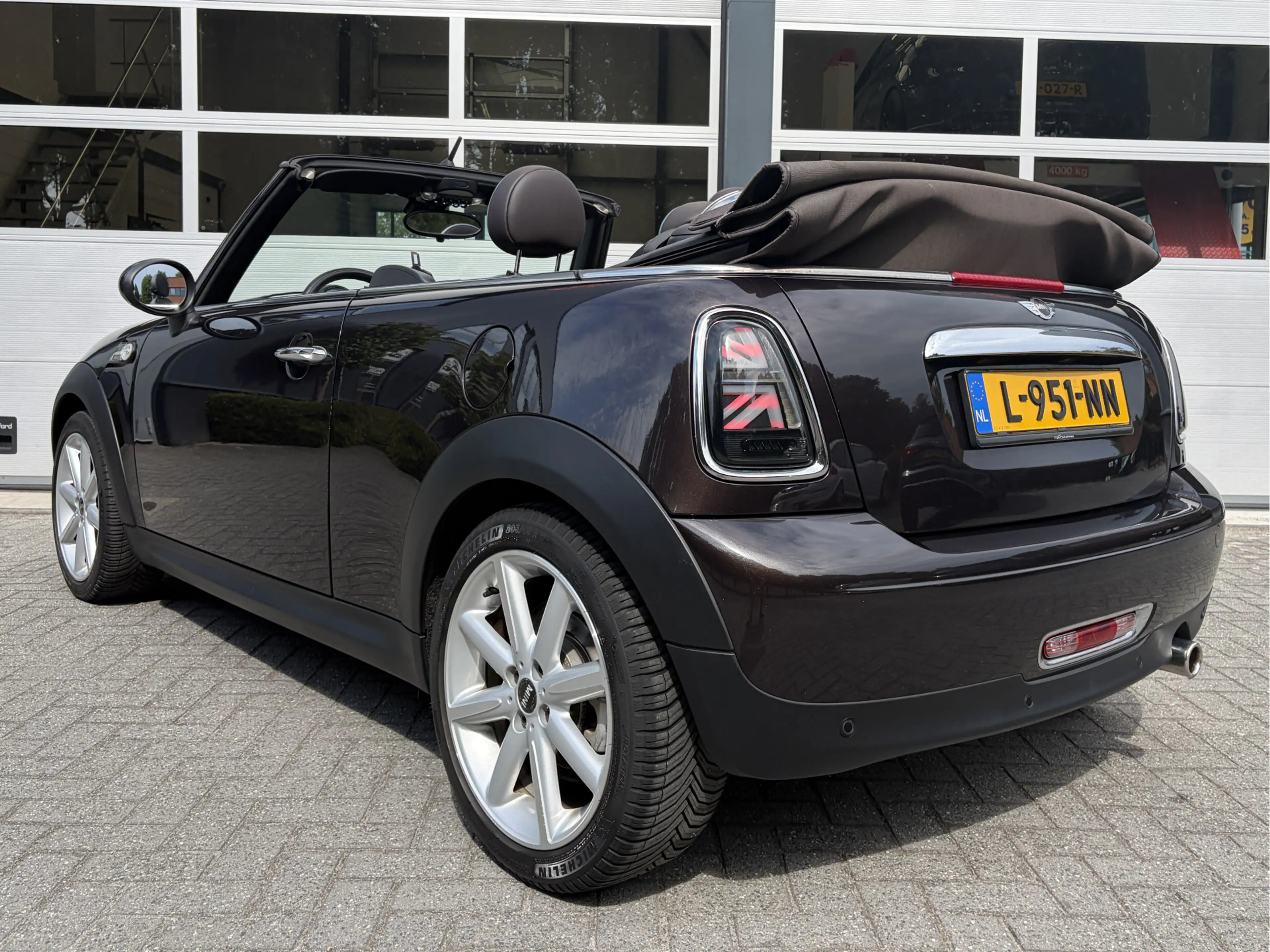 MINI Cooper Cabrio 1.6 Highgate Chili — photo 43