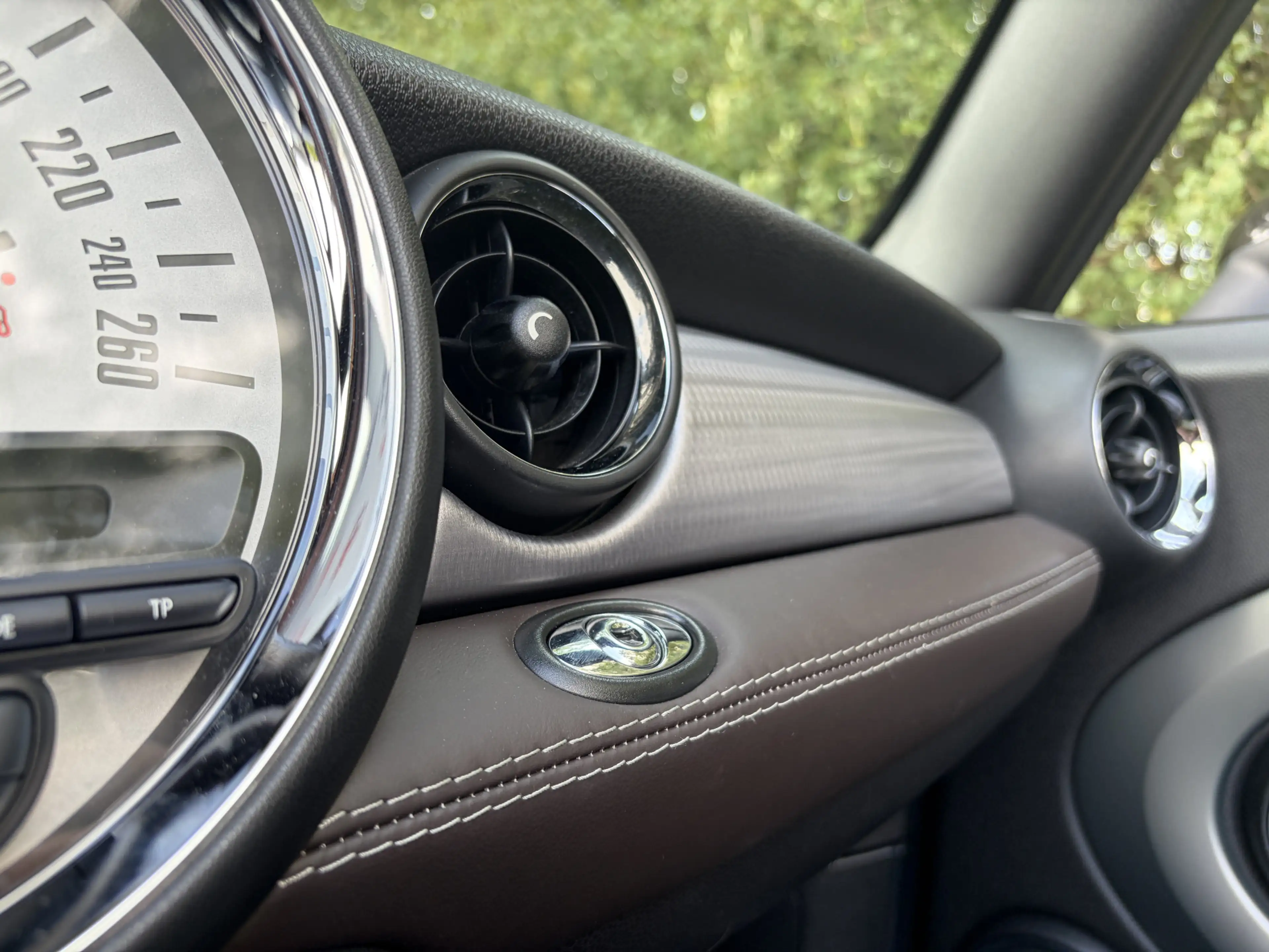 MINI Cooper Cabrio 1.6 Highgate Chili — photo 14