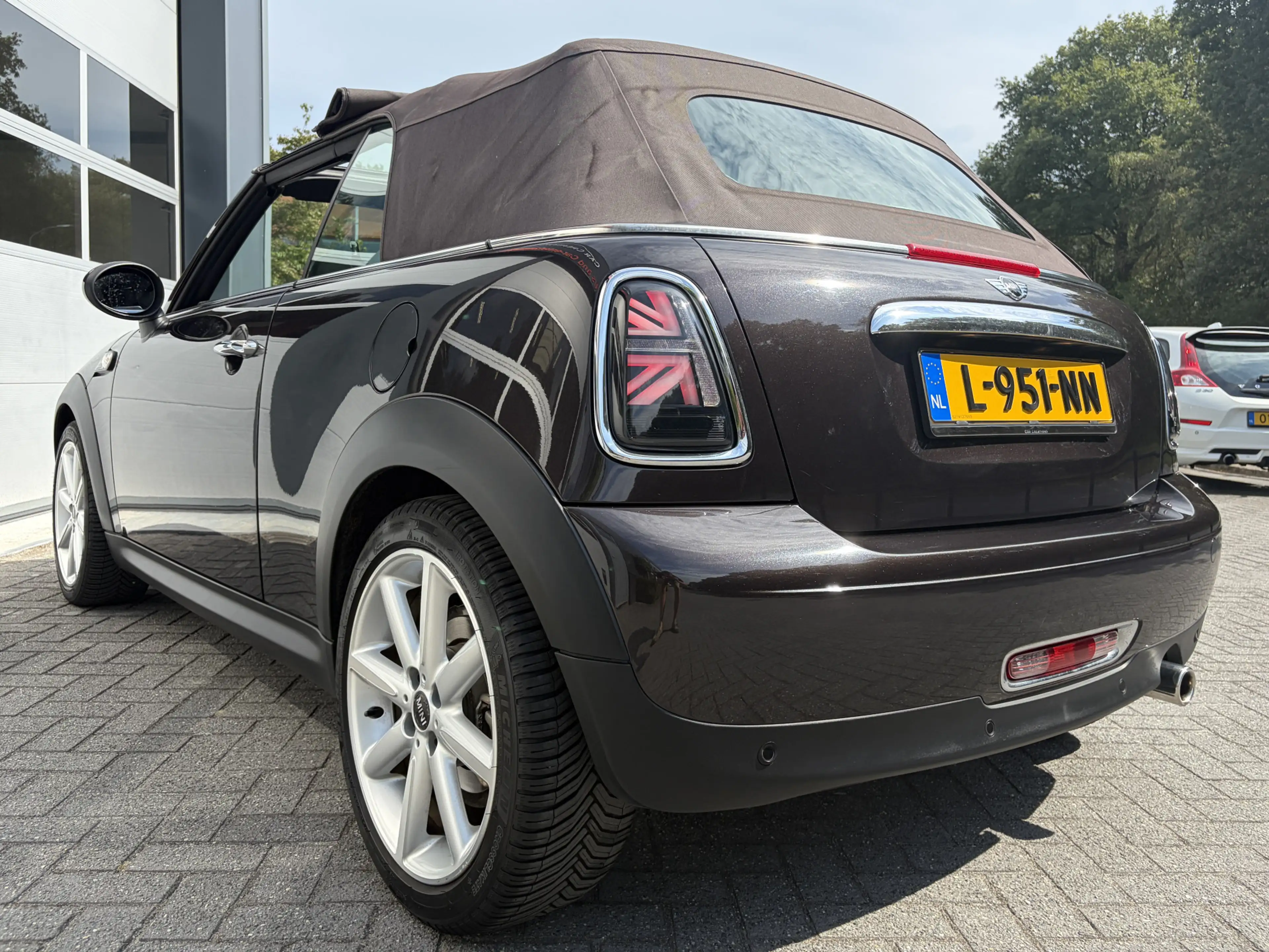 MINI Cooper Cabrio 1.6 Highgate Chili — photo 7