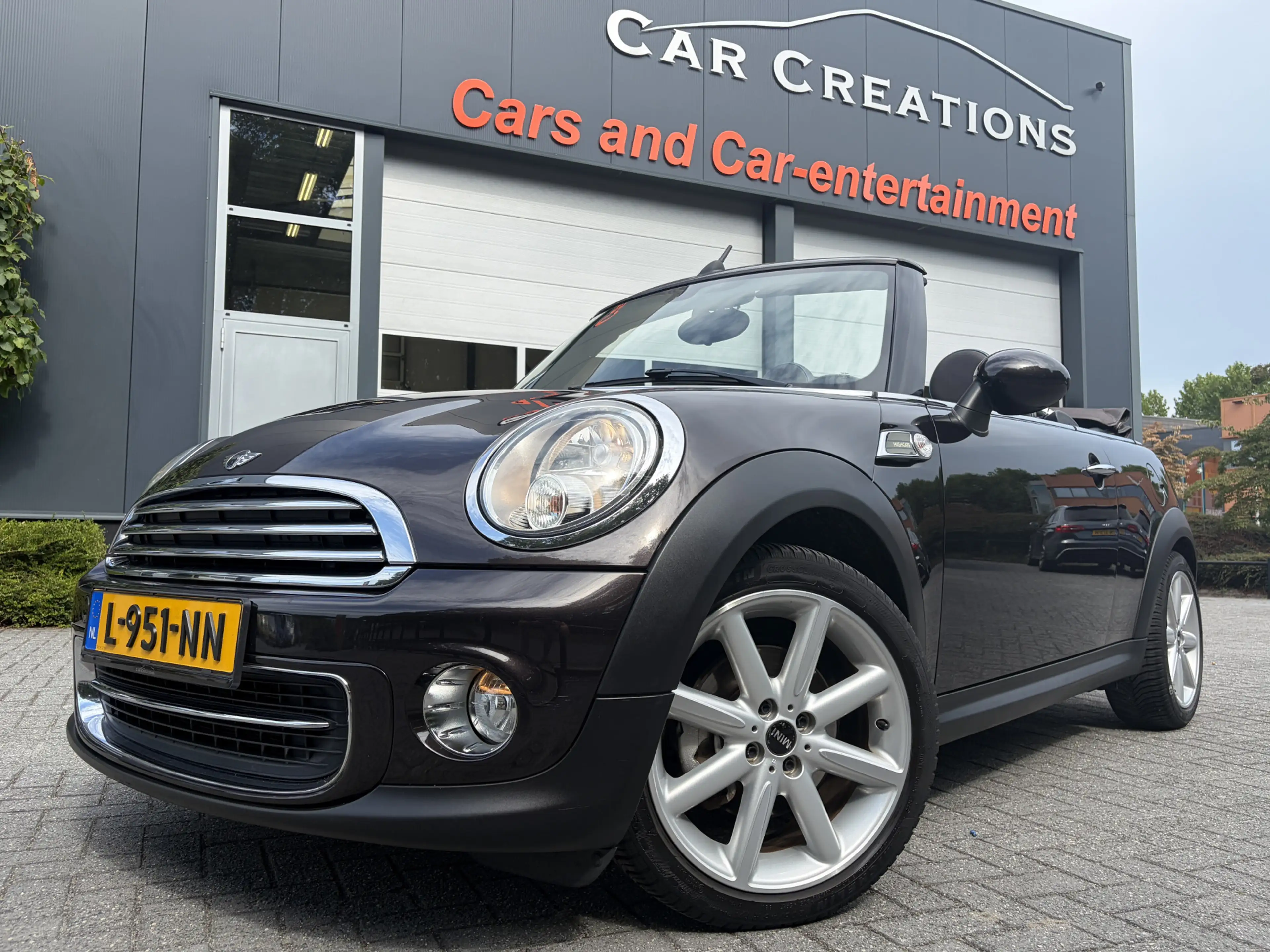 MINI Cooper Cabrio 1.6 Highgate Chili