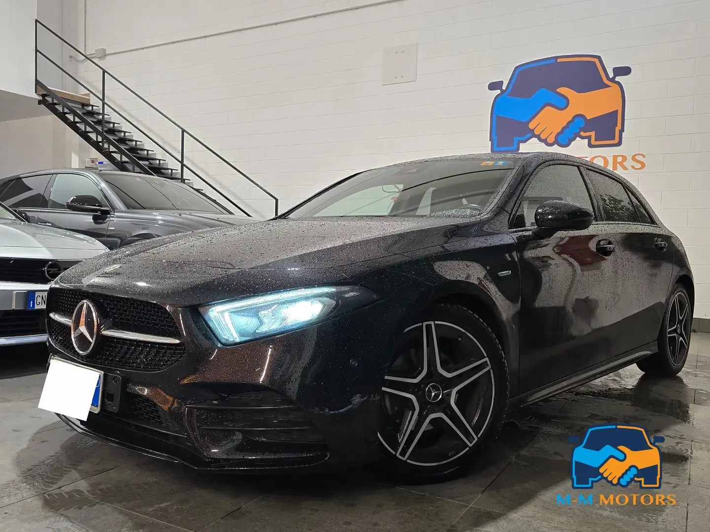 Mercedes-Benz A 180 D Premium 8G-DCT Schwarz - 1