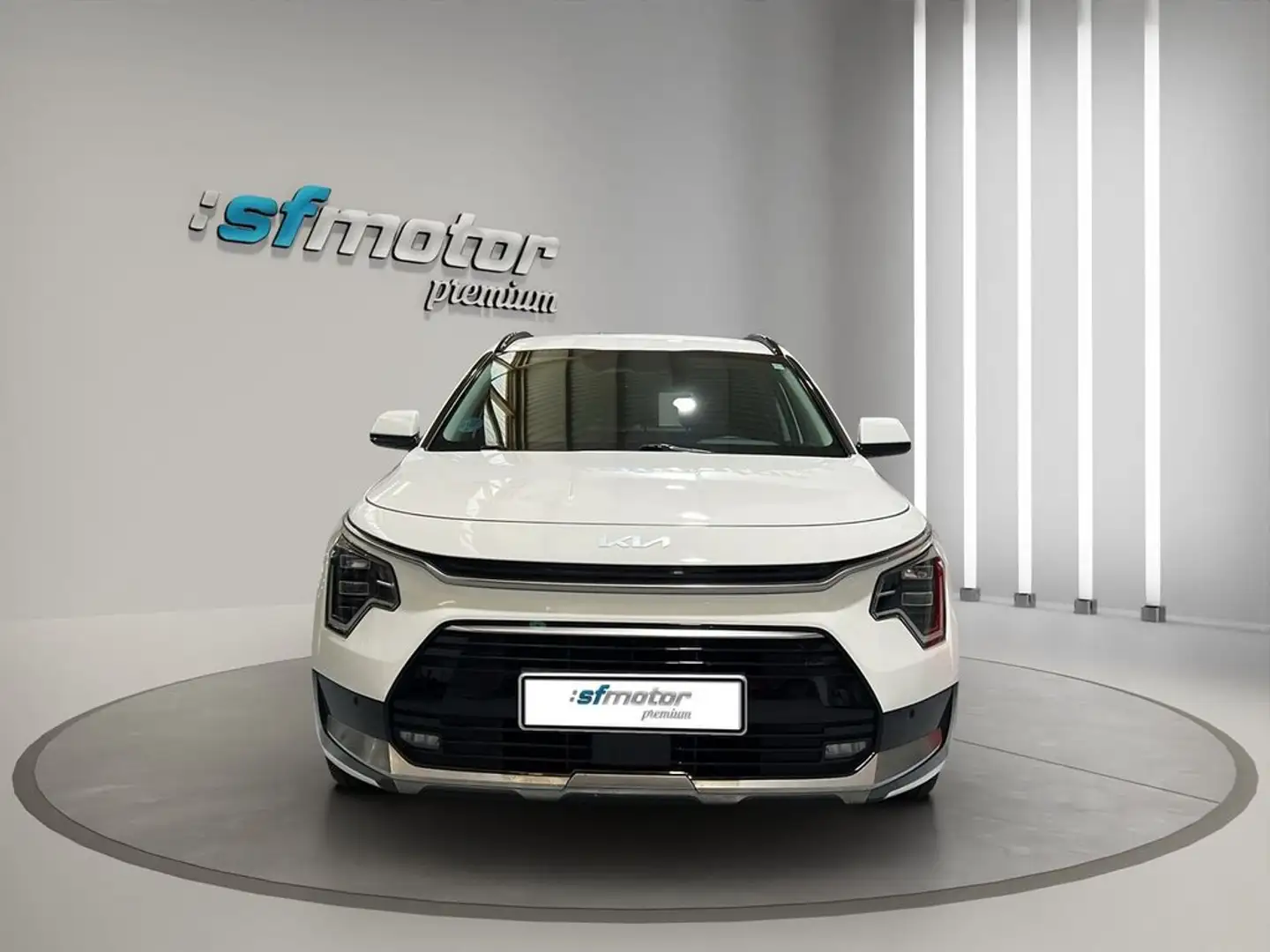 Kia Niro 1.6 HEV Emotion 141 Blanc - 2