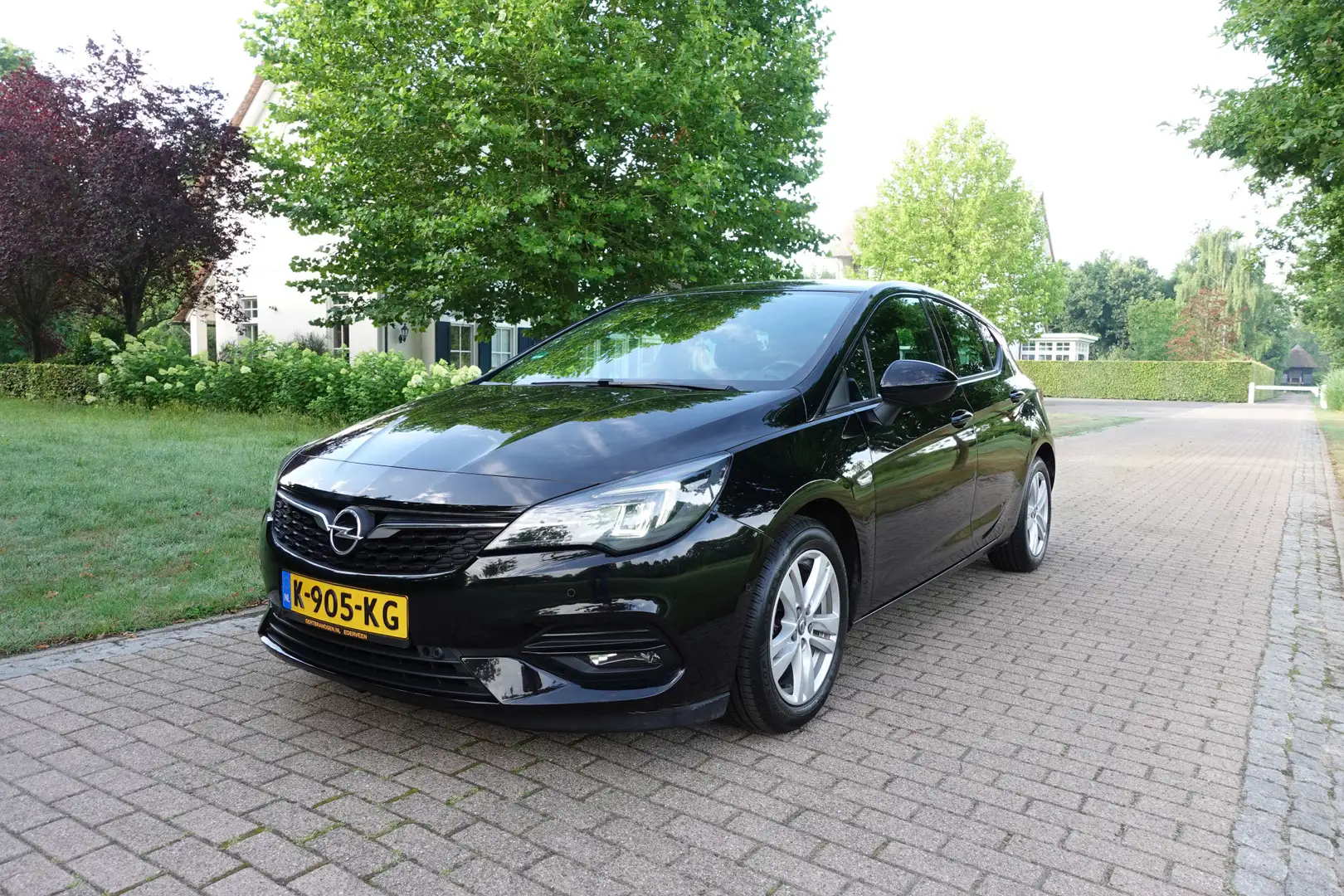 Opel Astra 1.2 Edition 2020 | LED | Camera | Navi | Climate C Zwart - 2