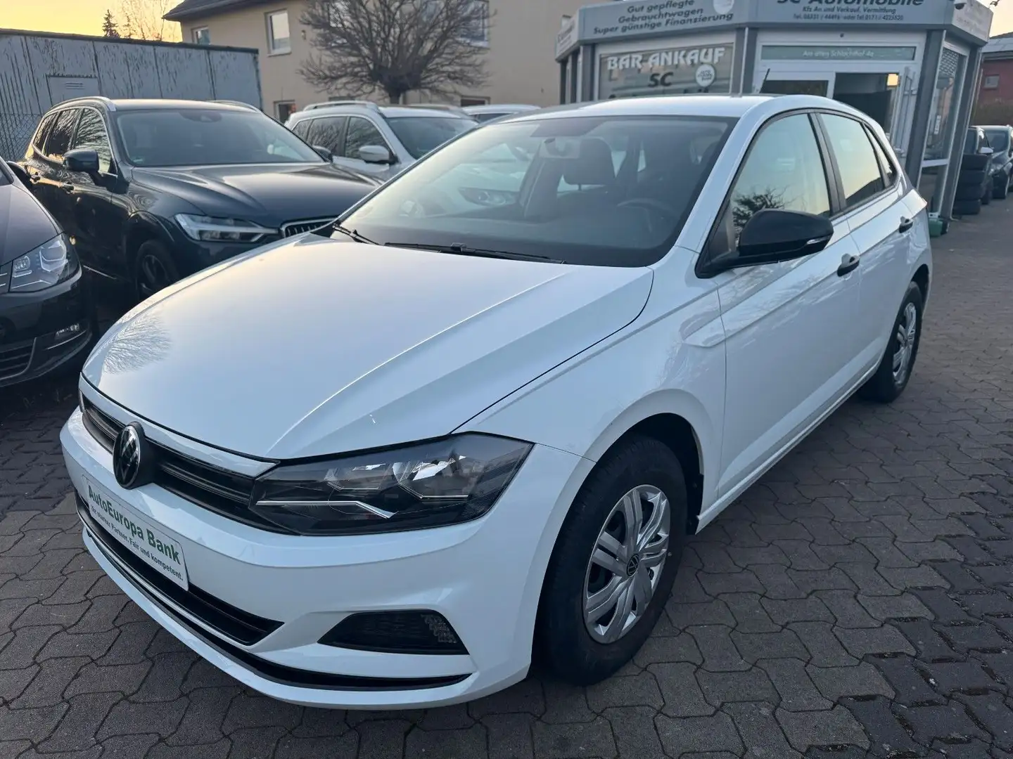 Volkswagen Polo VI 1,0 MPI Blanc - 1