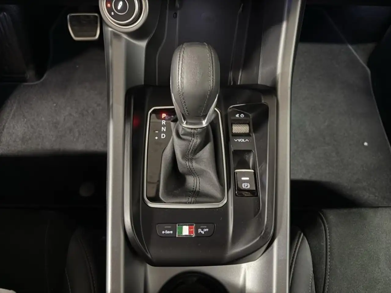 Alfa Romeo Tonale 2023 — фото 12