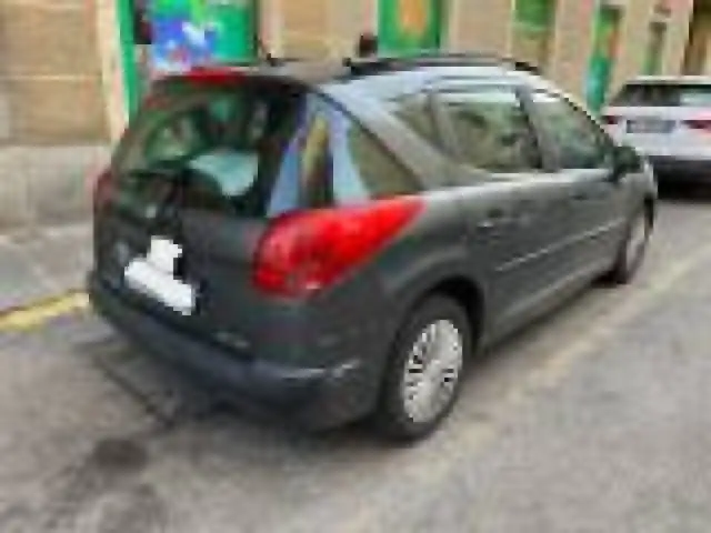 Peugeot 207 view 7