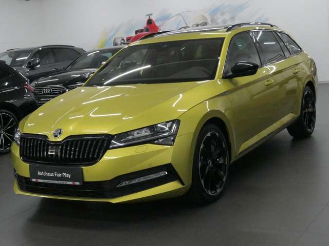 Imagine Skoda Superb Combi Sportline DSG PANO/LED/CARPL/U-FREI